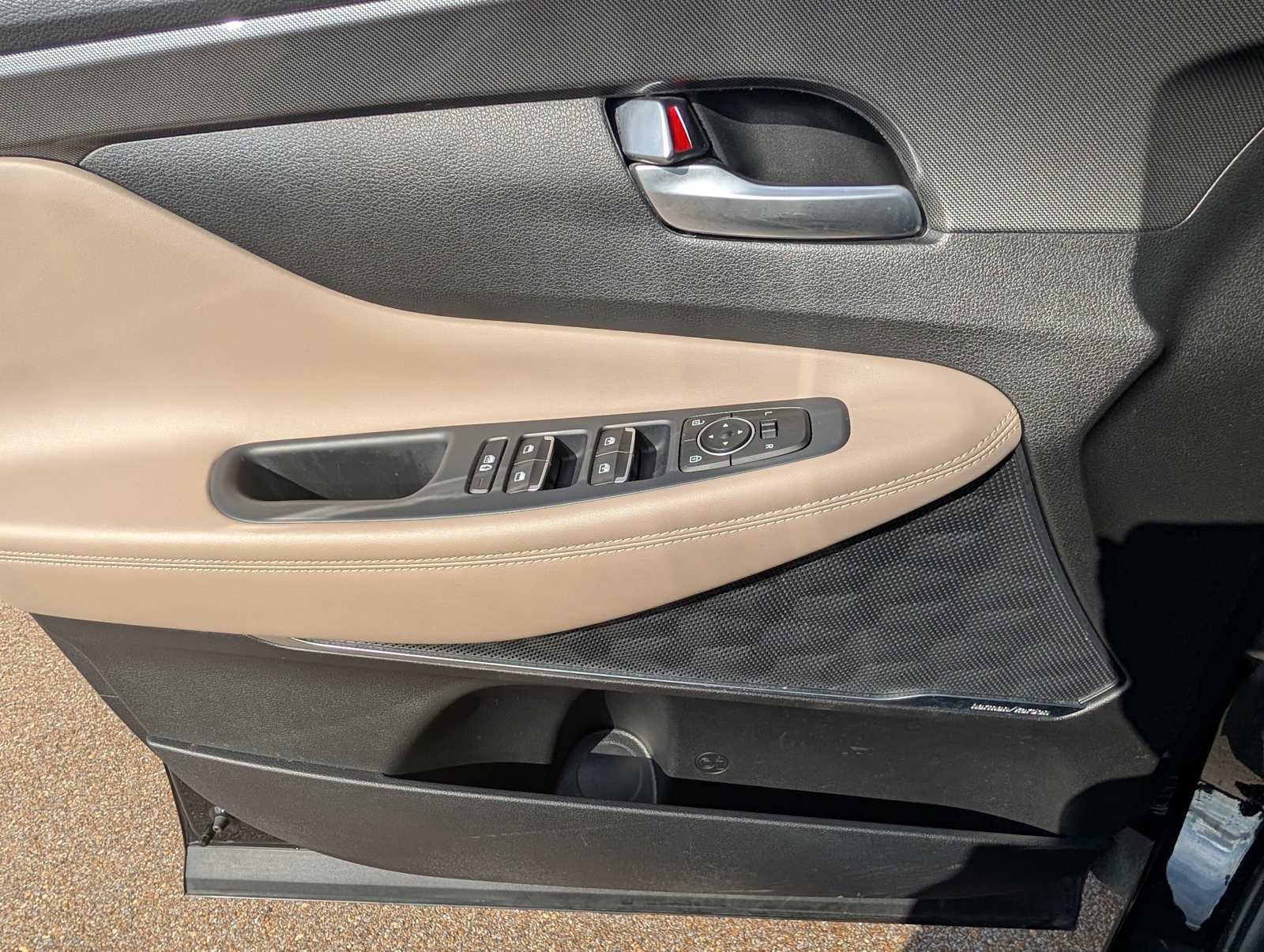 Thumbnail: 2023 Hyundai Santa Fe - 22