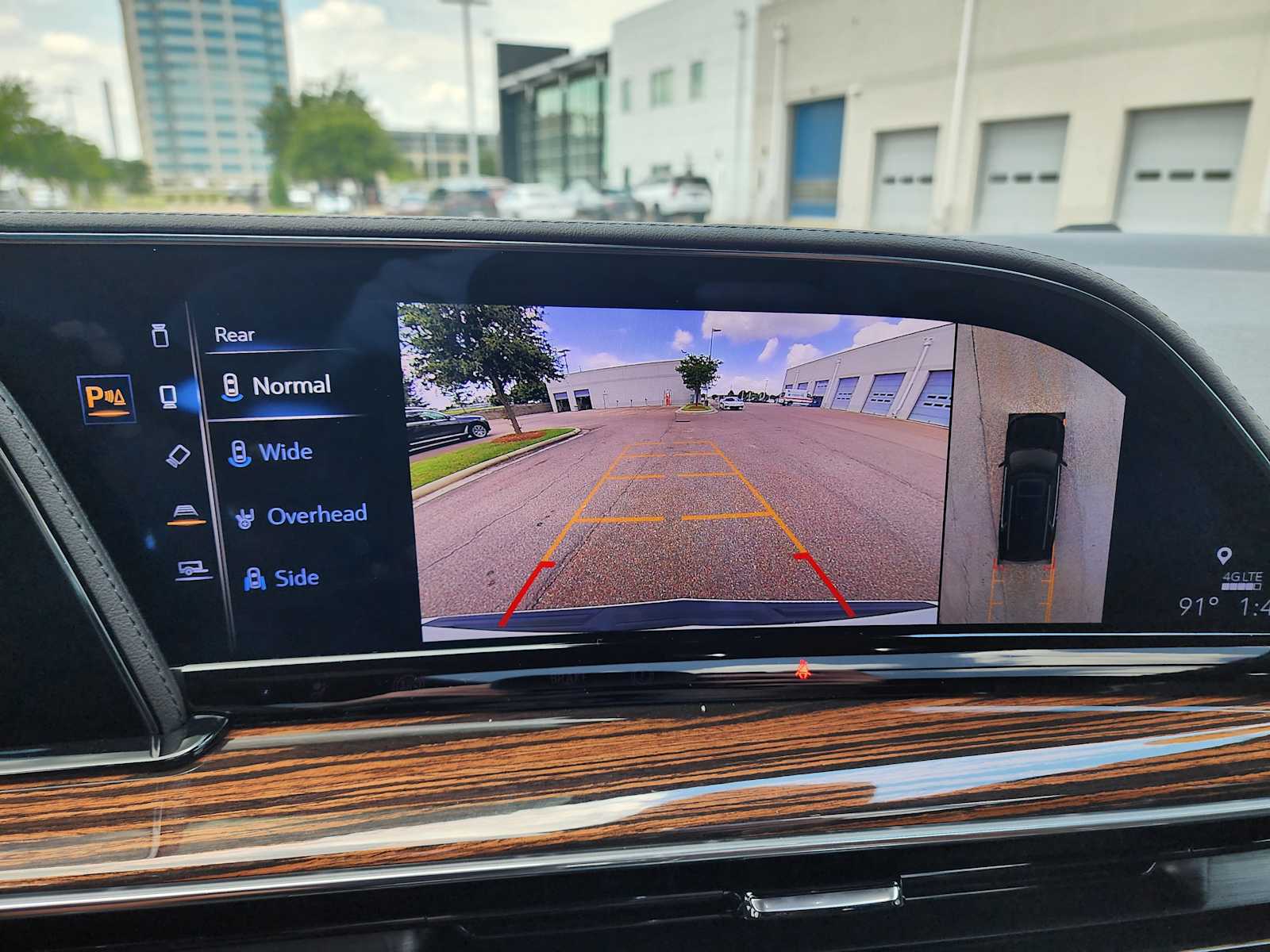 2024 Cadillac Escalade ESV Premium Luxury photo 4