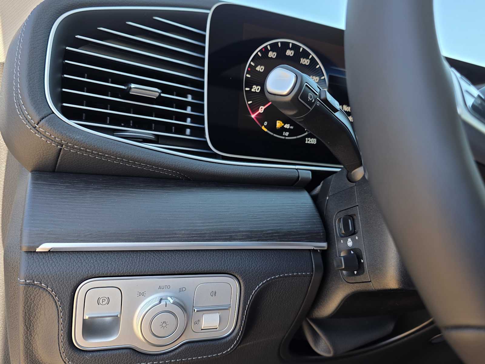 Thumbnail: 2026 Mercedes-Benz GLE - 17