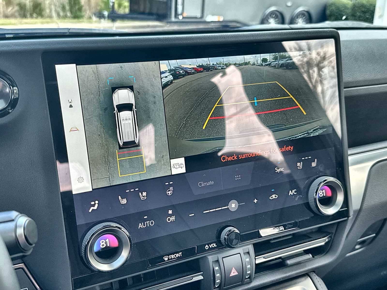 Thumbnail: 2025 Lexus GX - 27