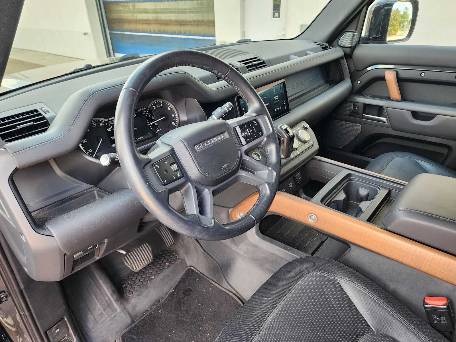 Thumbnail: 2023 Land Rover Defender - 5