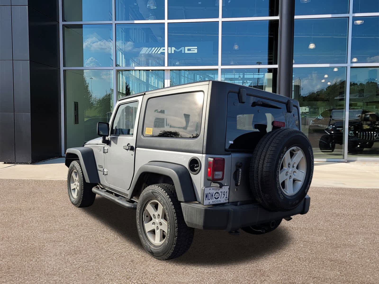 Thumbnail: 2016 Jeep Wrangler - 7