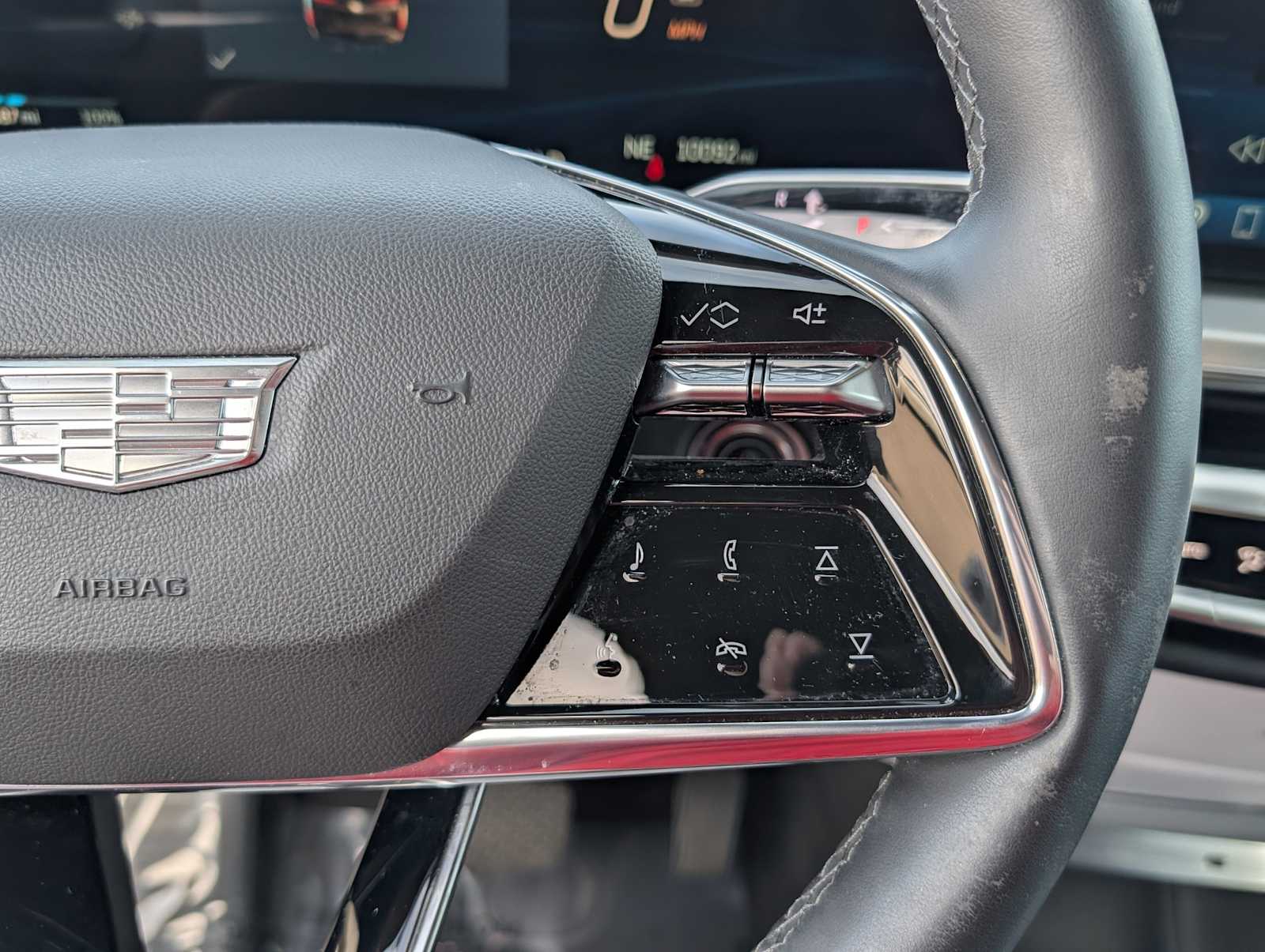 Thumbnail: 2024 Cadillac Lyriq - 12