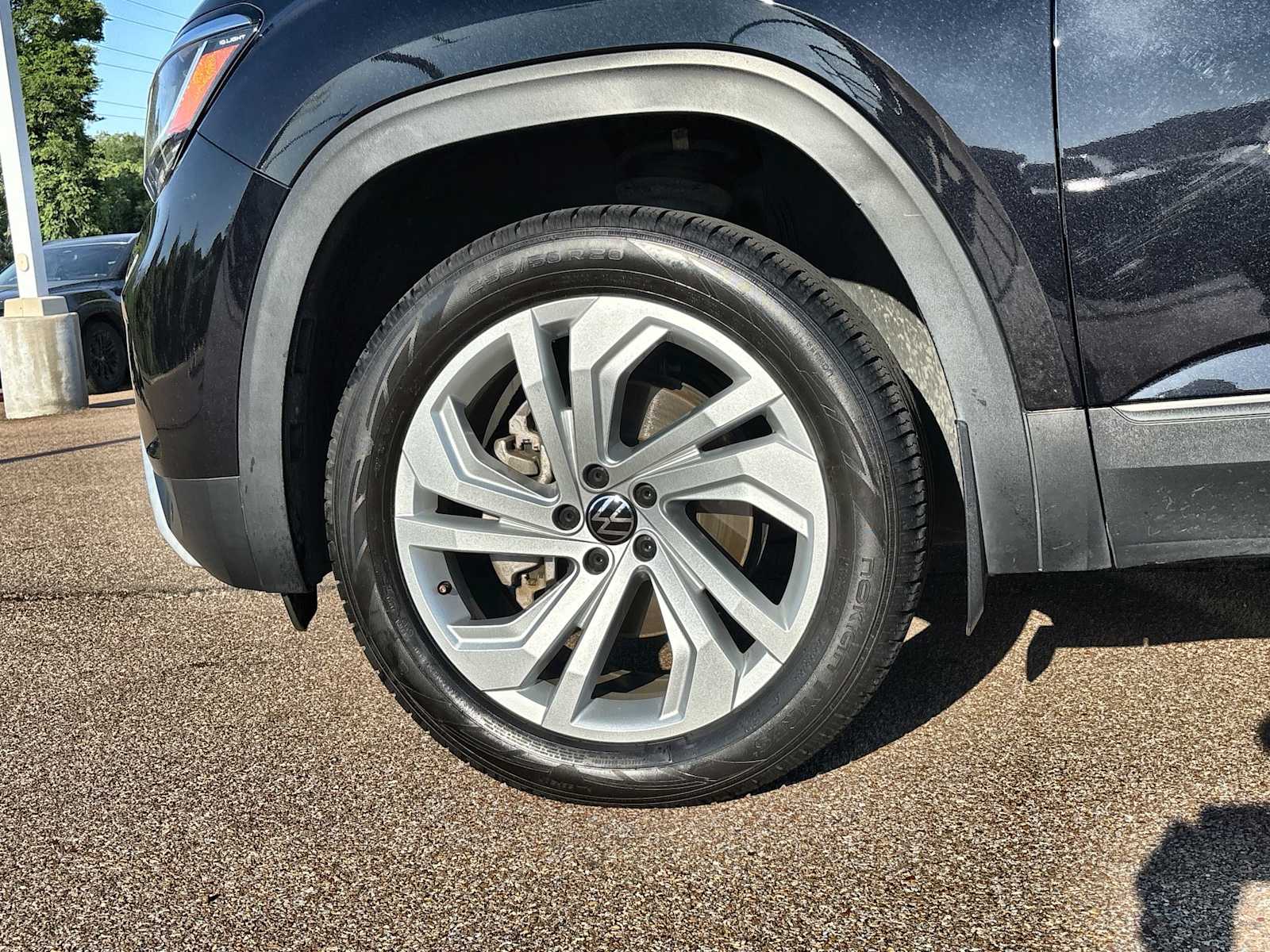 Thumbnail: 2021 Volkswagen Atlas - 14