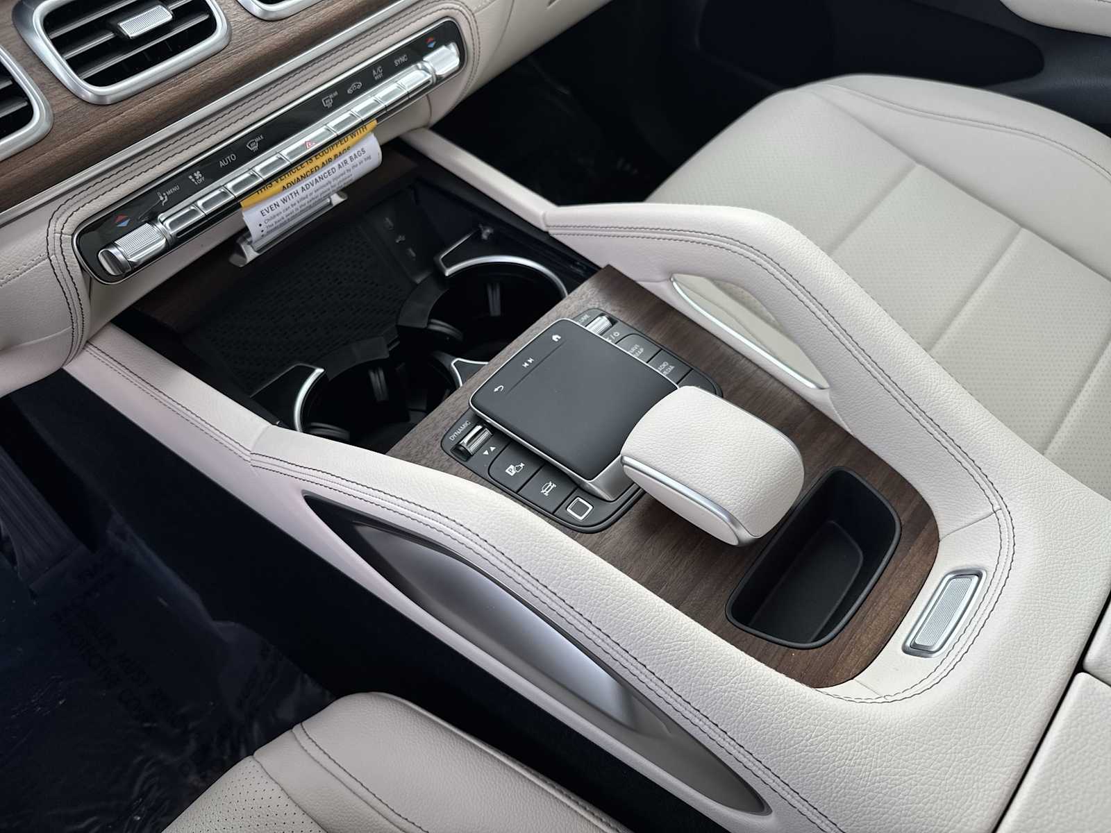 Thumbnail: 2026 Mercedes-Benz GLE - 22