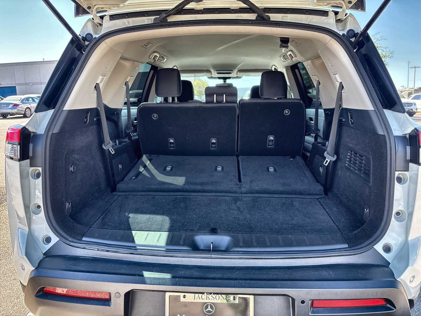 Thumbnail: 2022 Nissan Pathfinder - 17