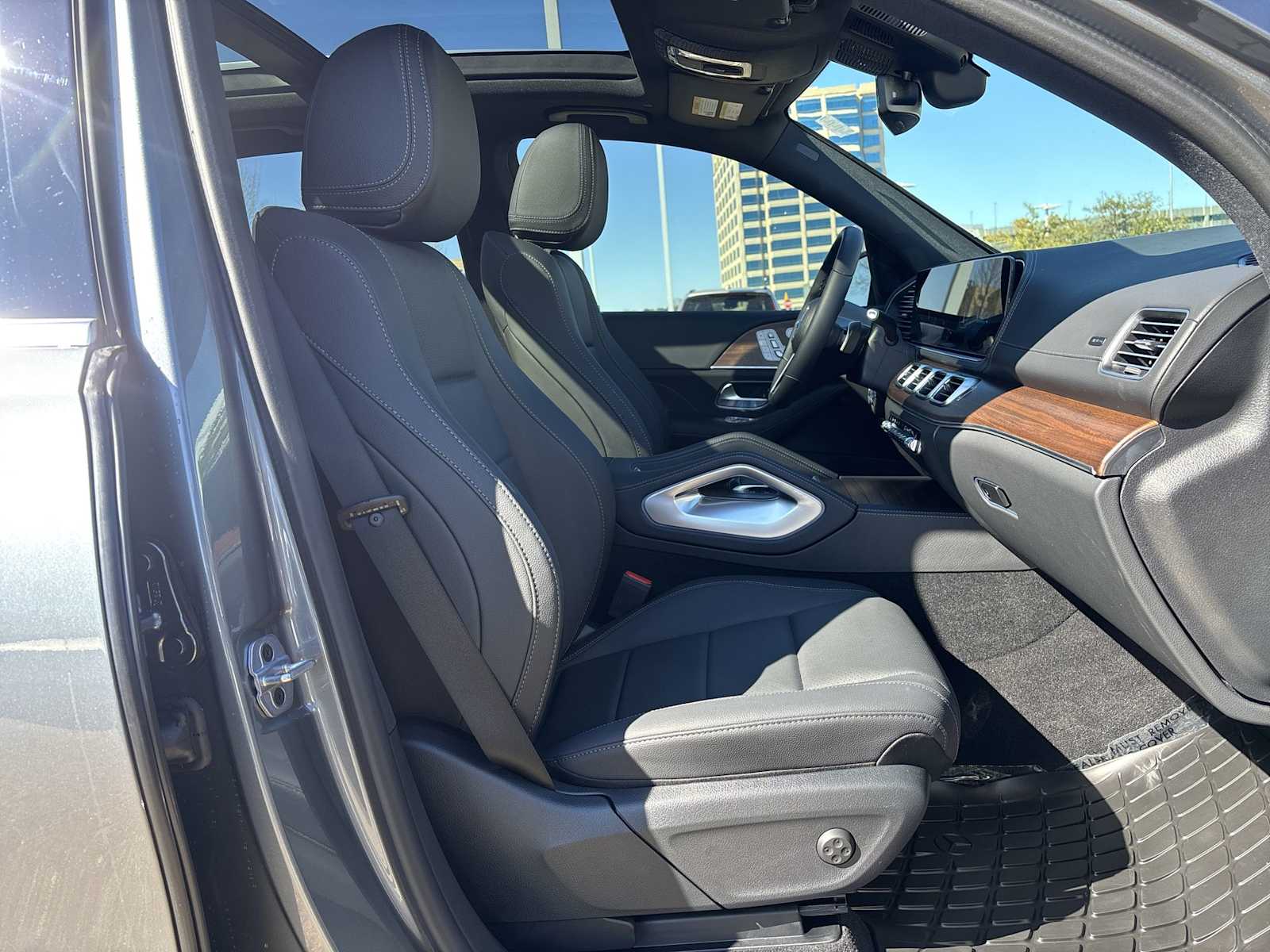 Thumbnail: 2026 Mercedes-Benz GLE - 20