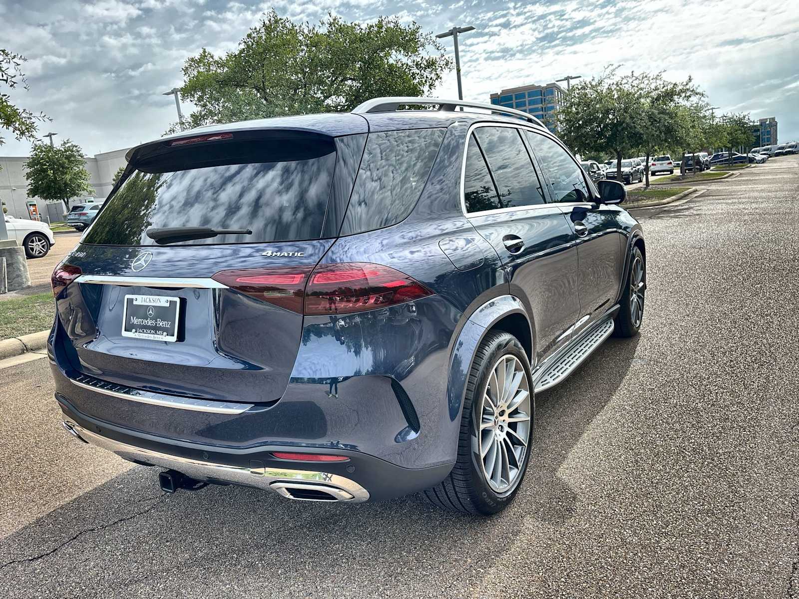 Thumbnail: 2026 Mercedes-Benz GLE - 8