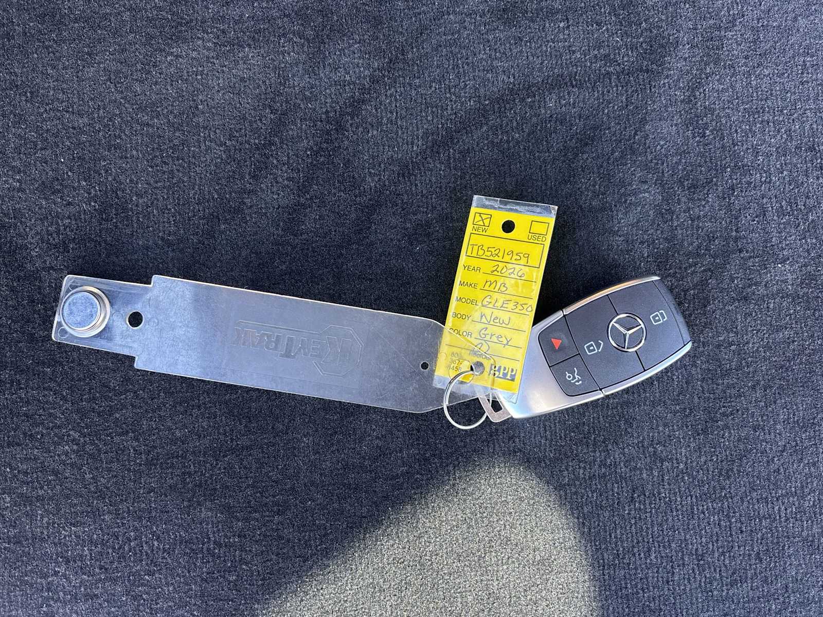 Thumbnail: 2026 Mercedes-Benz GLE - 27