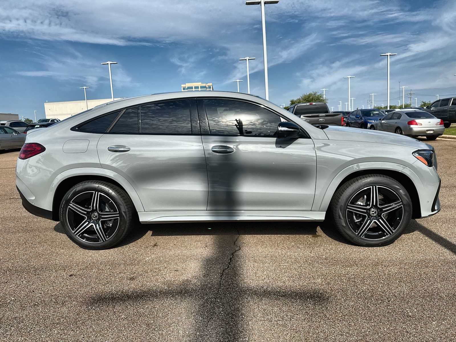 Thumbnail: 2026 Mercedes-Benz GLE - 10