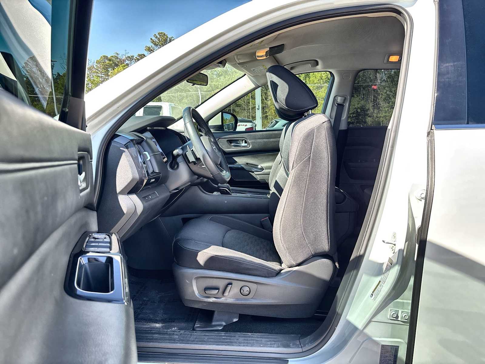 Thumbnail: 2022 Nissan Pathfinder - 2