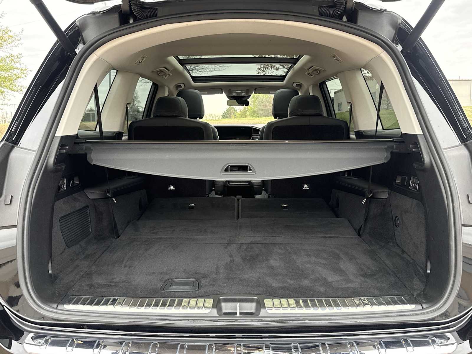 Thumbnail: 2023 Mercedes-Benz GLS - 26