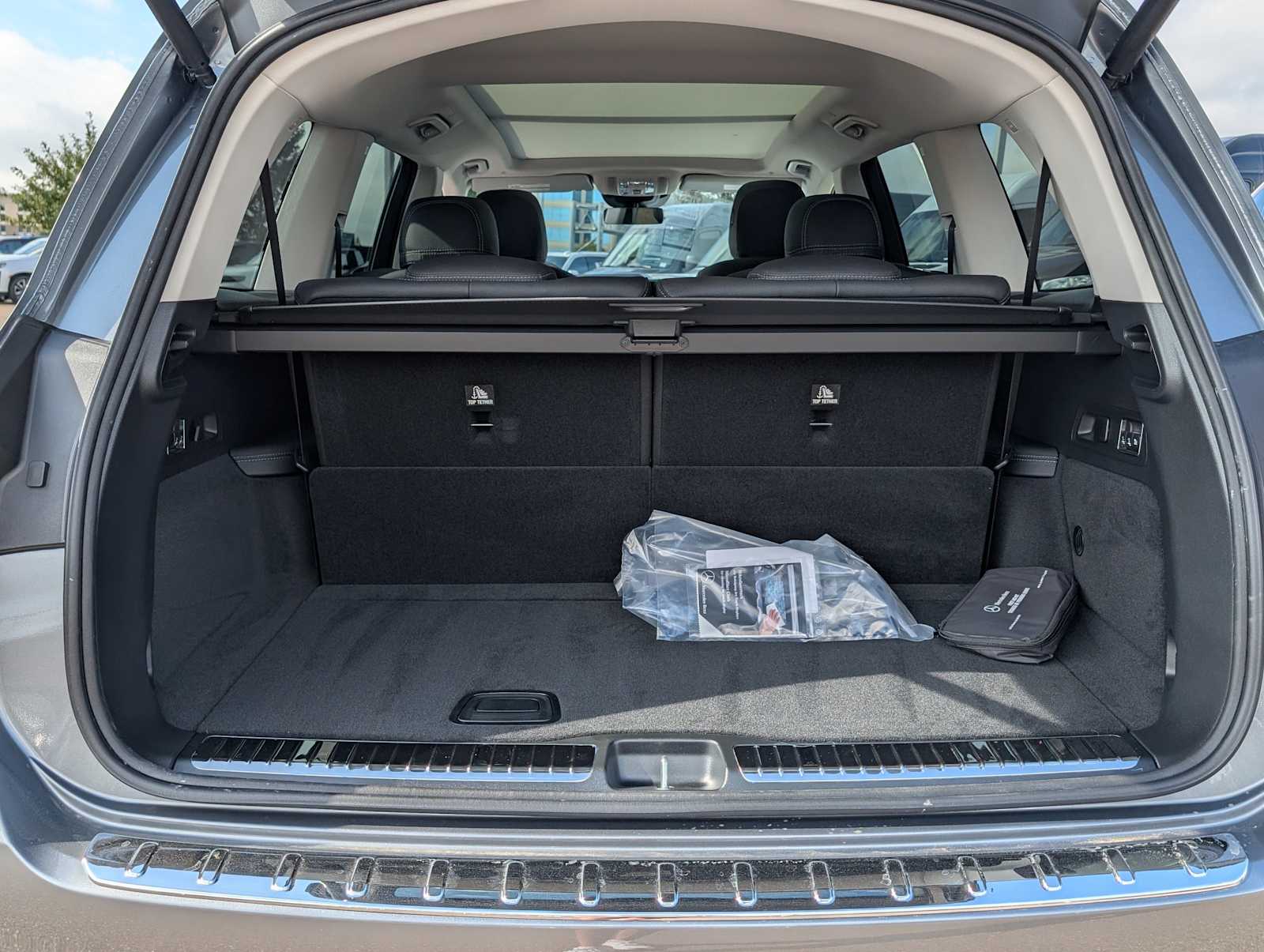 Thumbnail: 2026 Mercedes-Benz GLS - 27