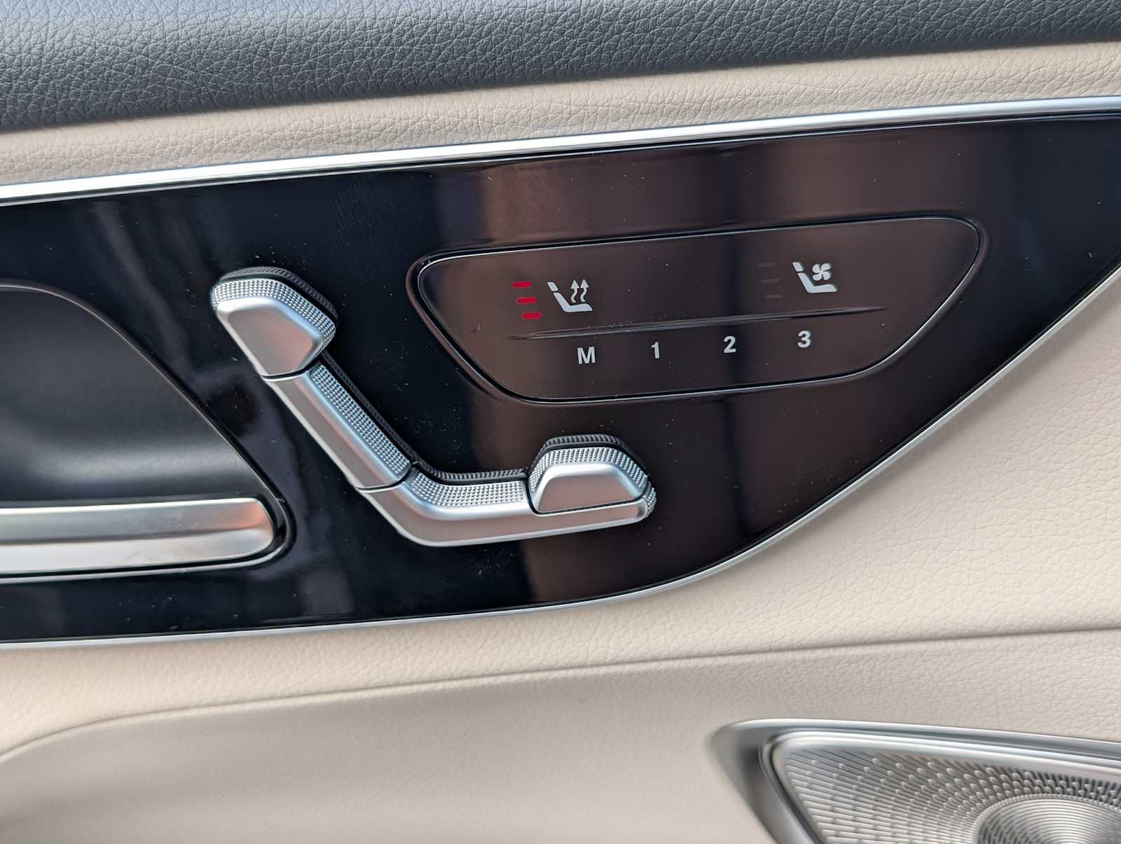 Thumbnail: 2026 Mercedes-Benz GLC - 19