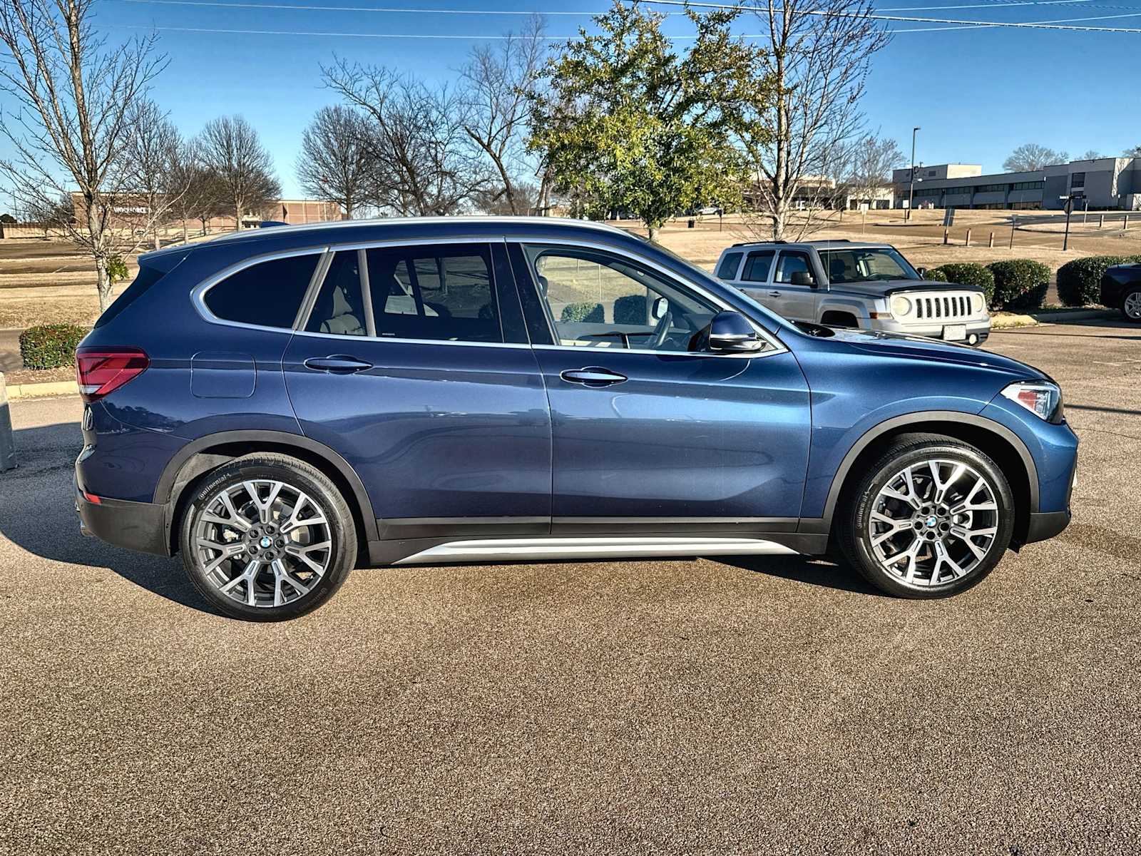 Thumbnail: 2021 BMW X1 - 10