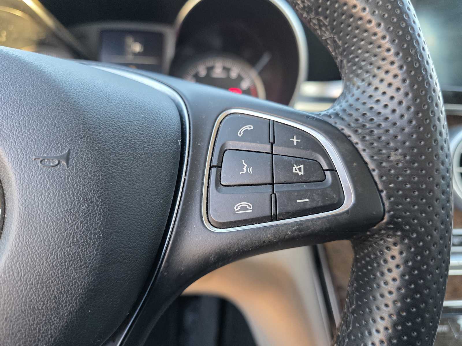 Thumbnail: 2017 Mercedes-Benz C-Class - 10