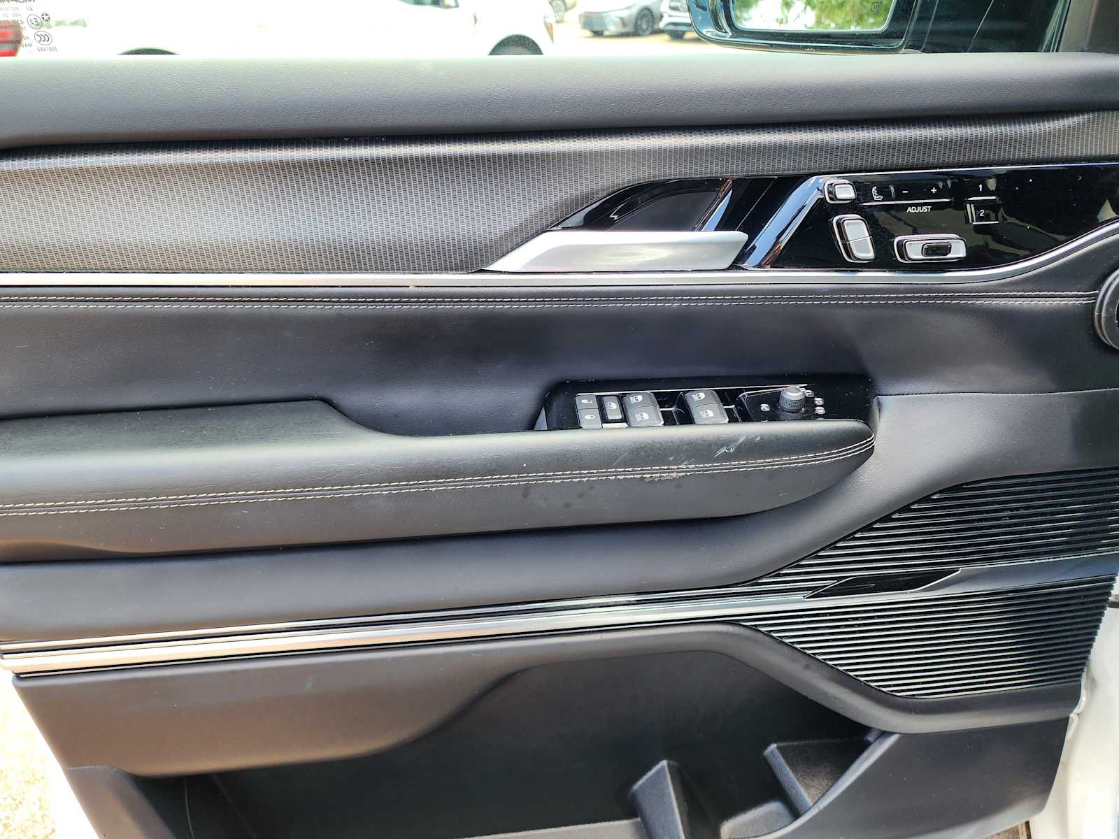 Thumbnail: 2024 Jeep Grand Wagoneer L - 14