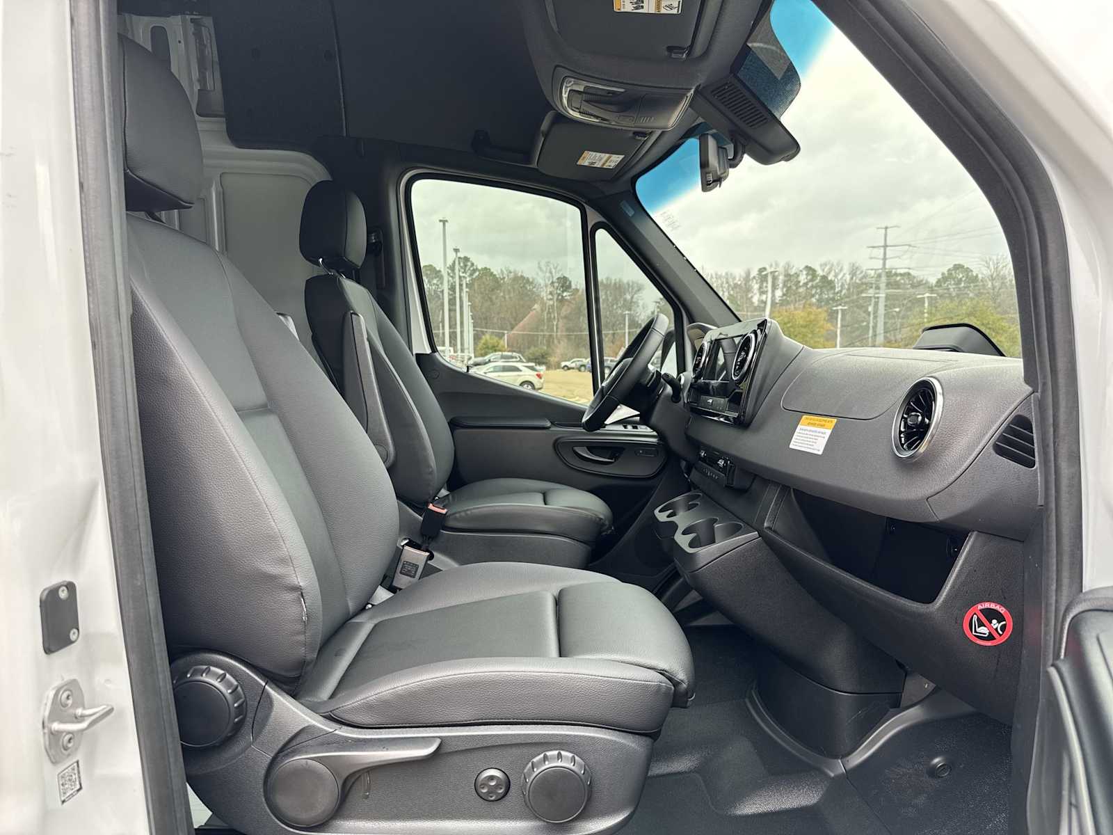 Thumbnail: 2026 Mercedes-Benz Sprinter - 18