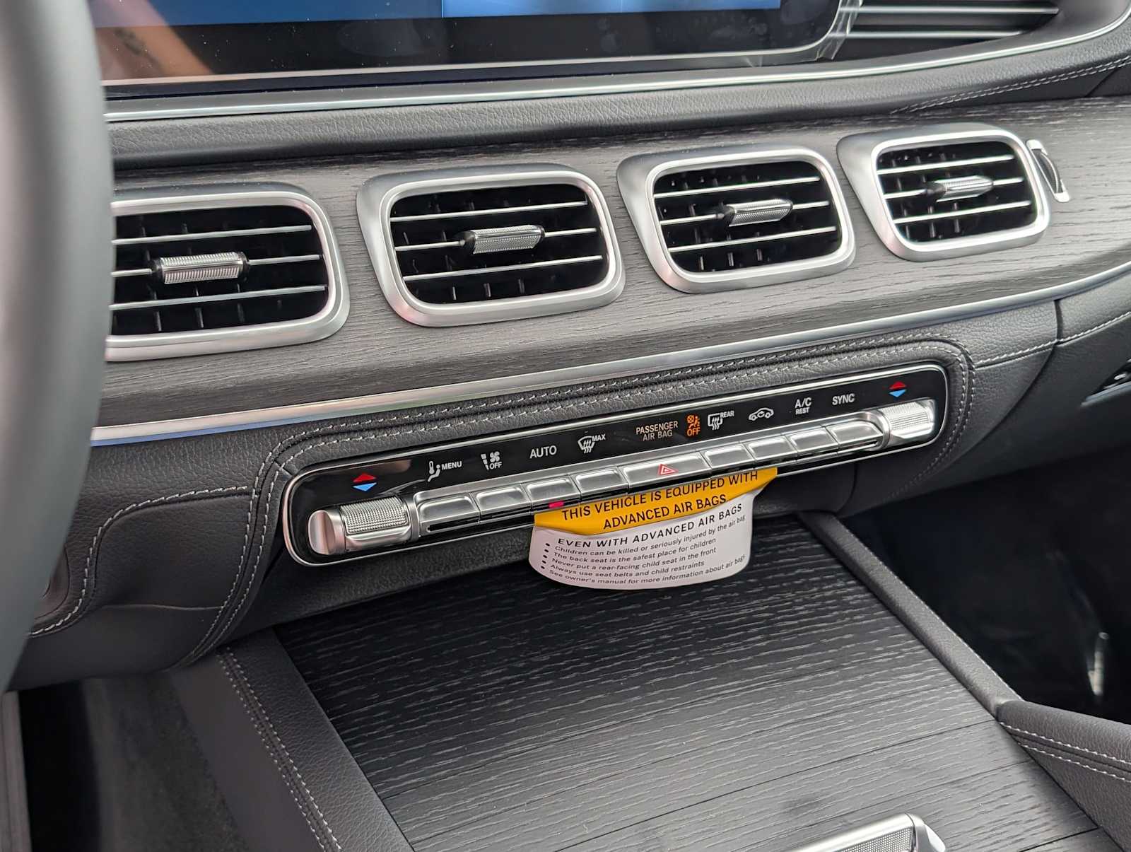 Thumbnail: 2026 Mercedes-Benz GLE - 13