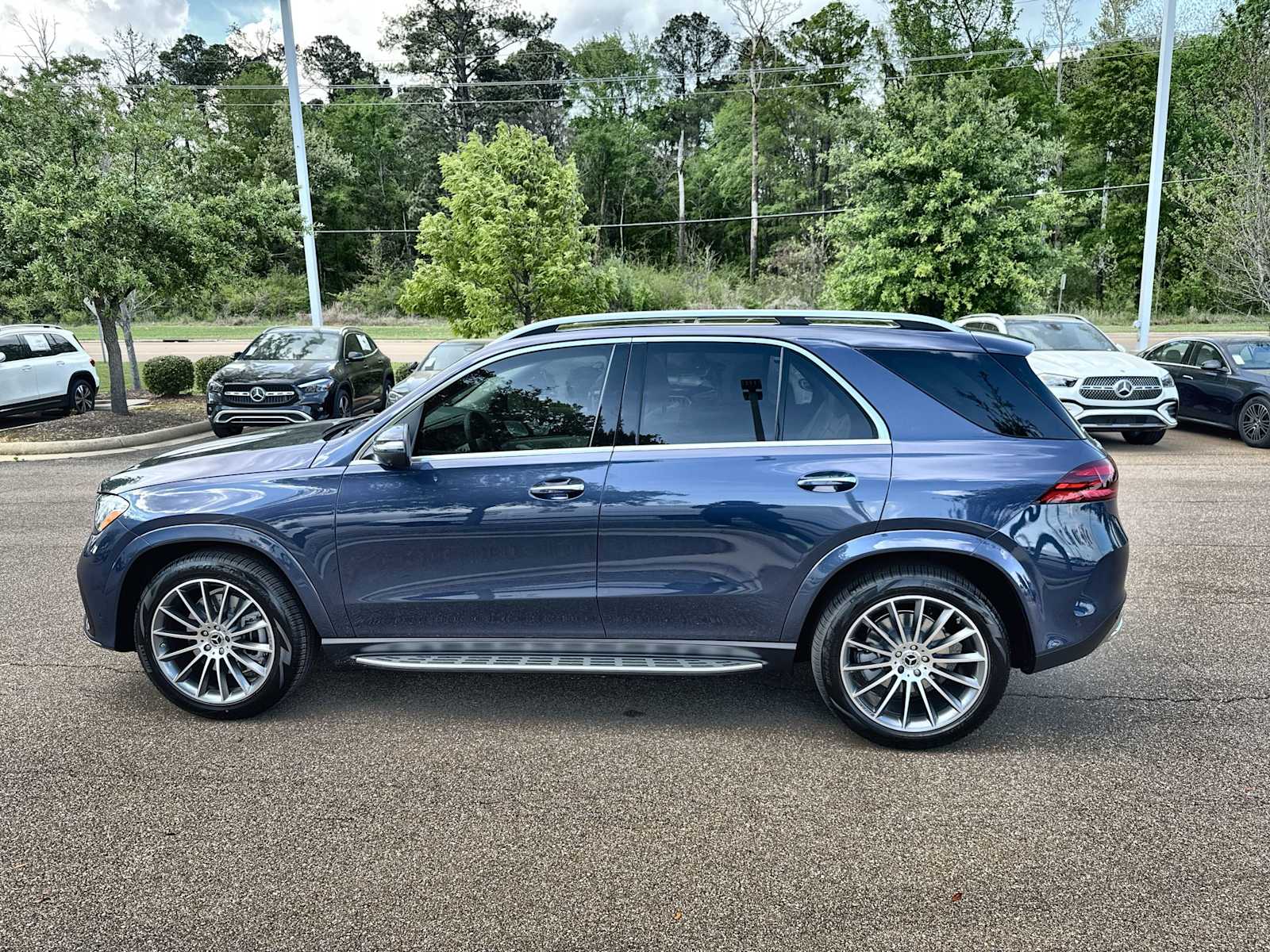 Thumbnail: 2026 Mercedes-Benz GLE - 5