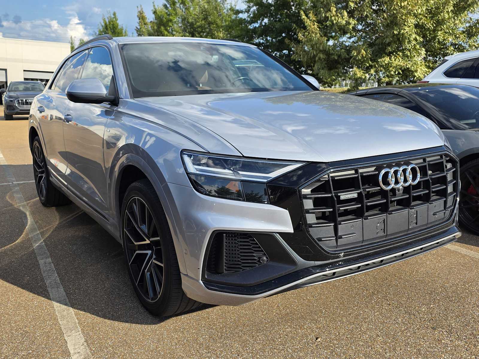 Thumbnail: 2020 Audi Q8 - 9