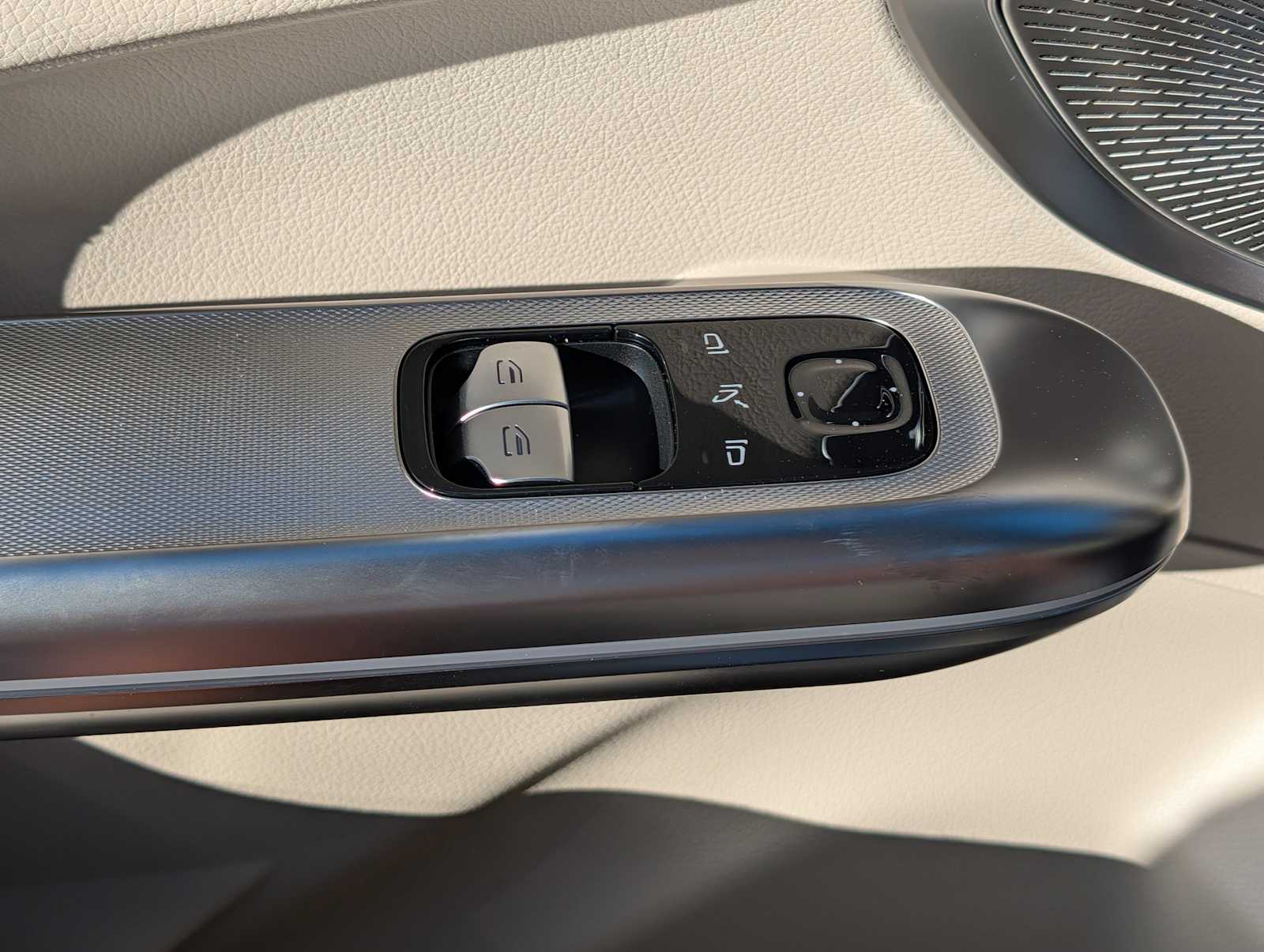 Thumbnail: 2026 Mercedes-Benz CLE - 22