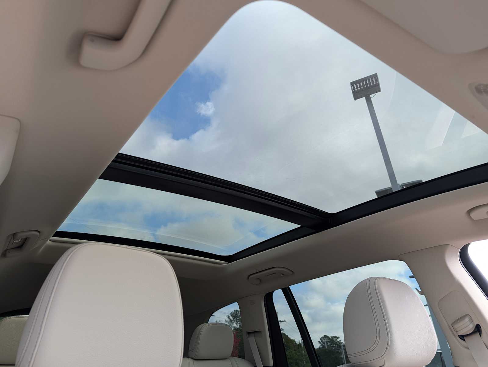 Thumbnail: 2026 Mercedes-Benz GLS - 22