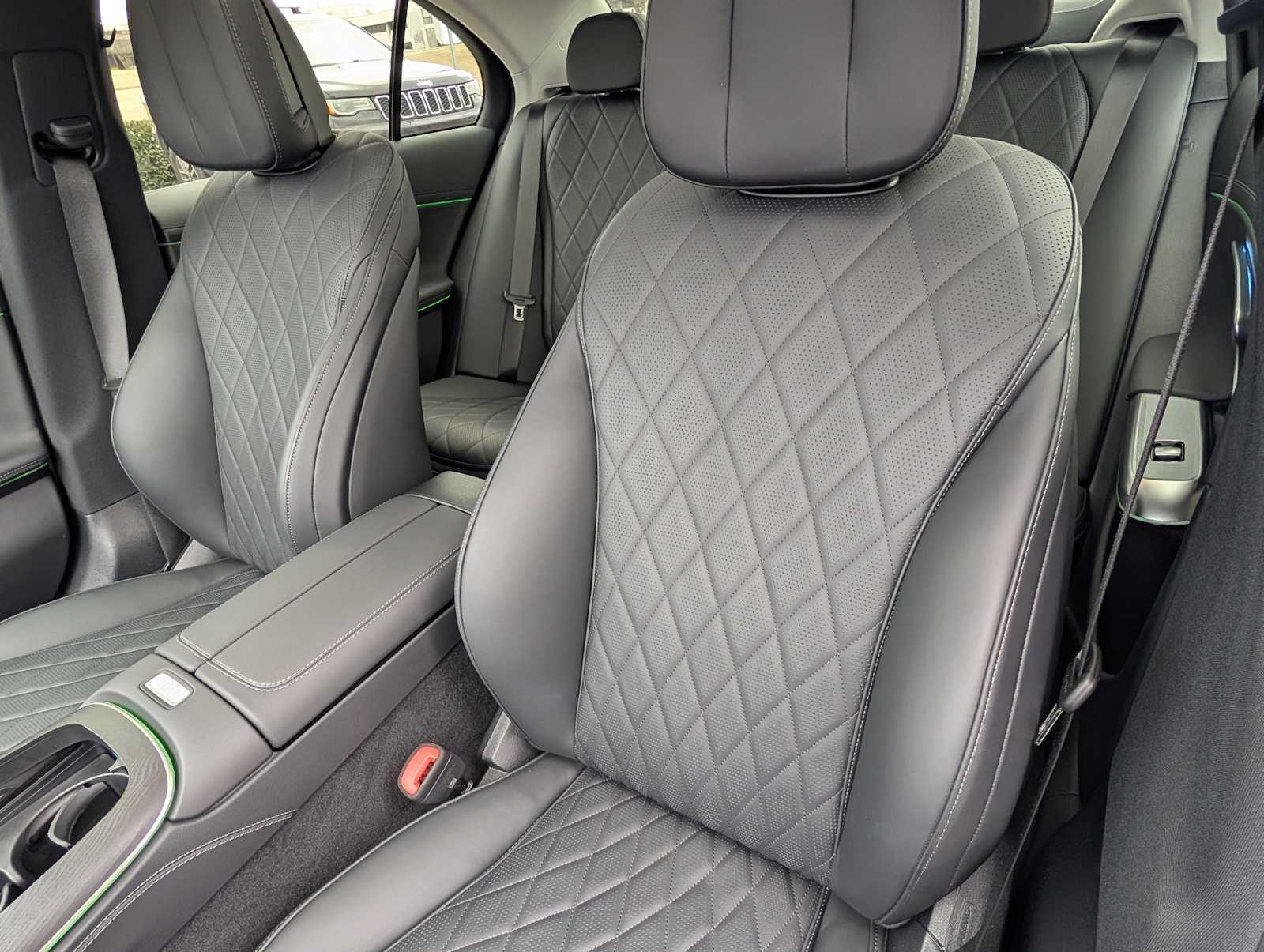 Thumbnail: 2024 Mercedes-Benz E-Class - 20