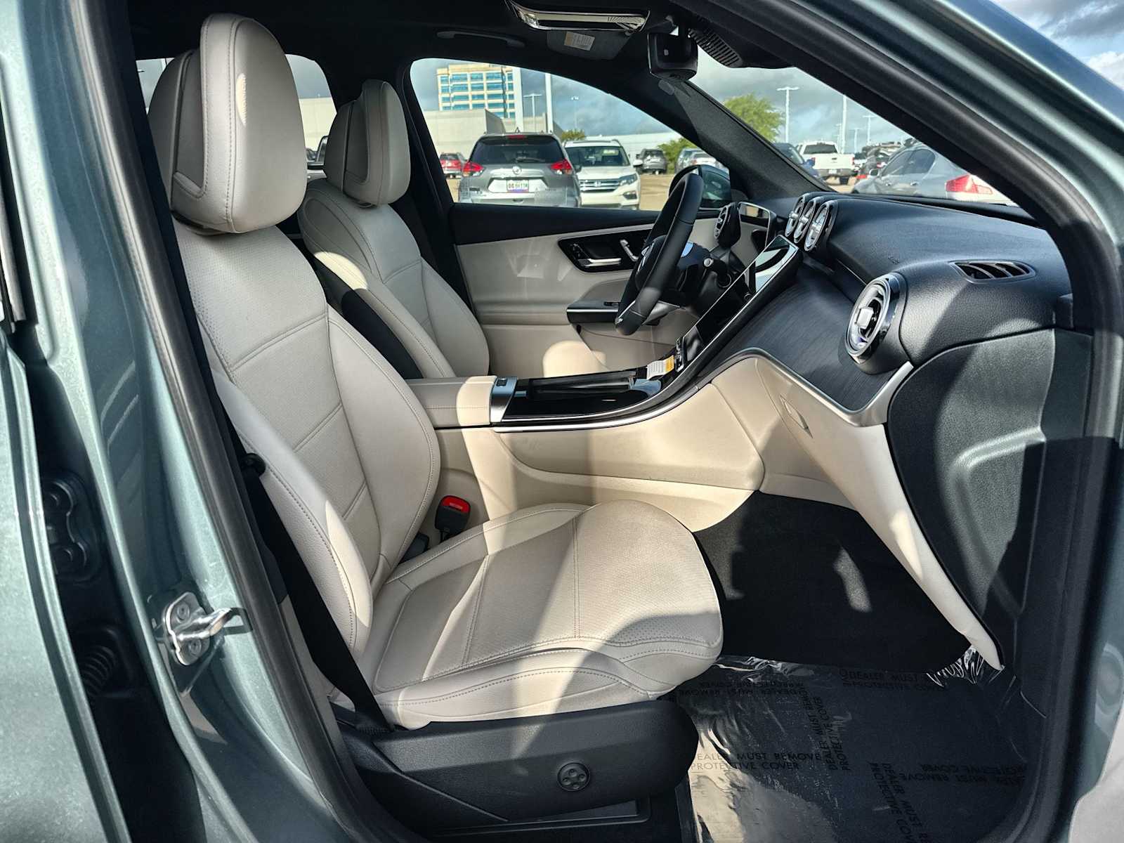 Thumbnail: 2026 Mercedes-Benz GLC - 9