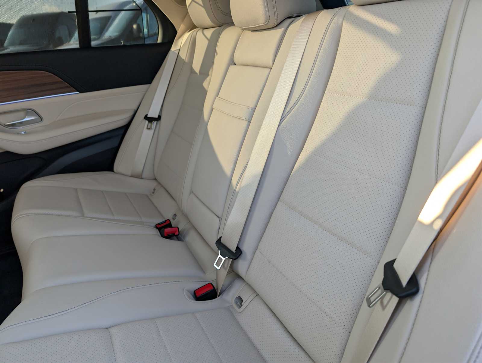 Thumbnail: 2026 Mercedes-Benz GLE - 4