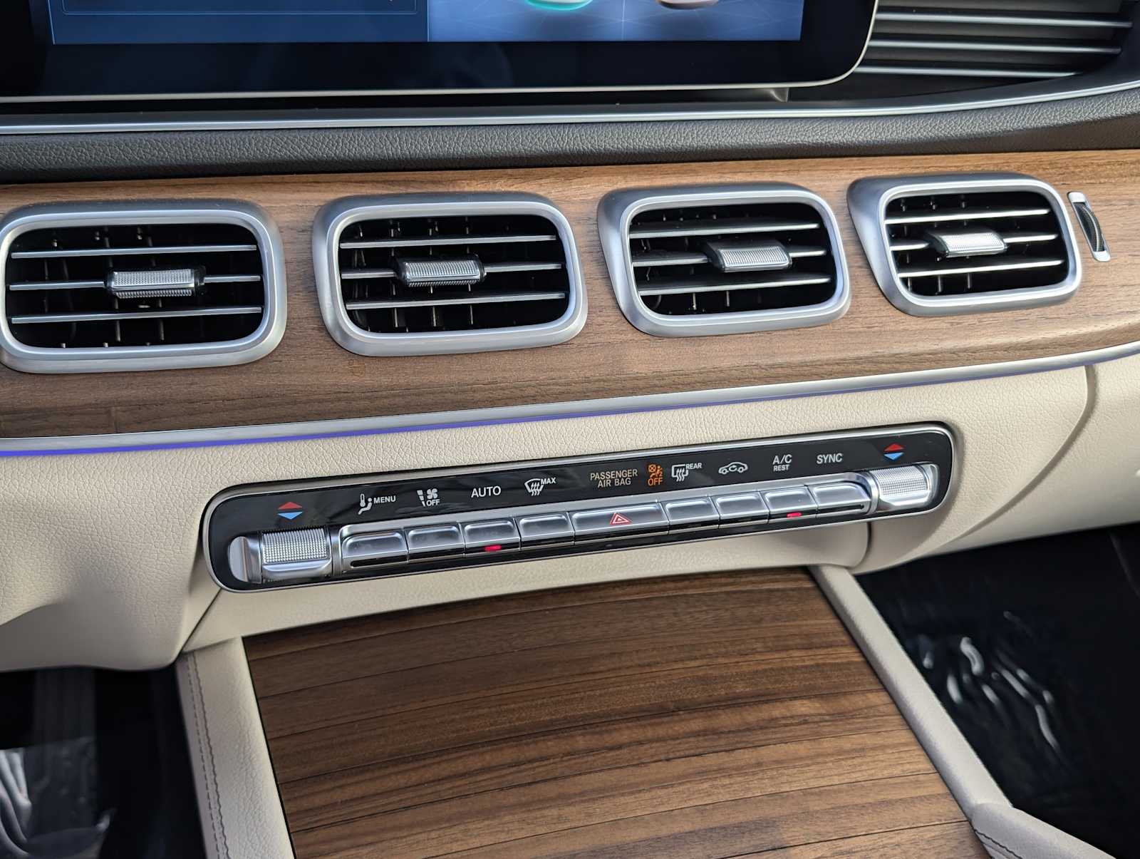 Thumbnail: 2026 Mercedes-Benz GLE - 19