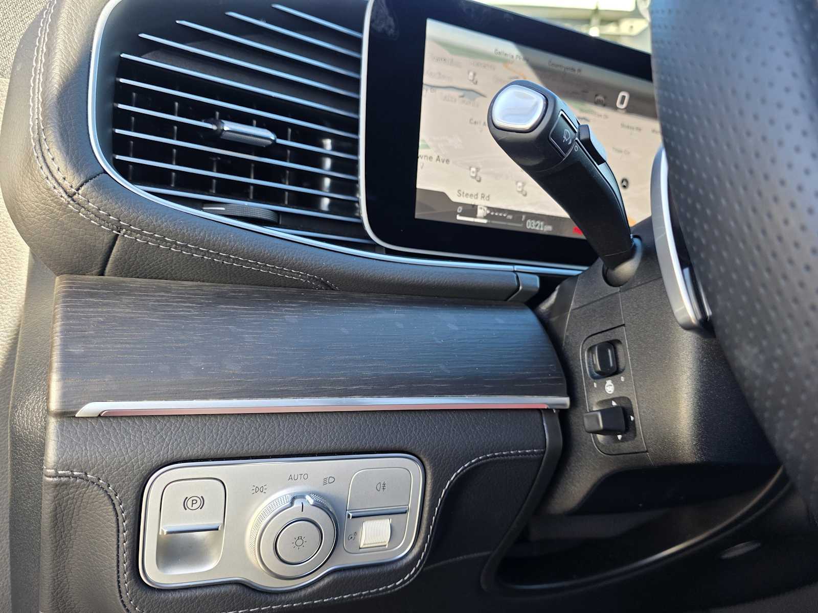 Thumbnail: 2025 Mercedes-Benz GLS - 21