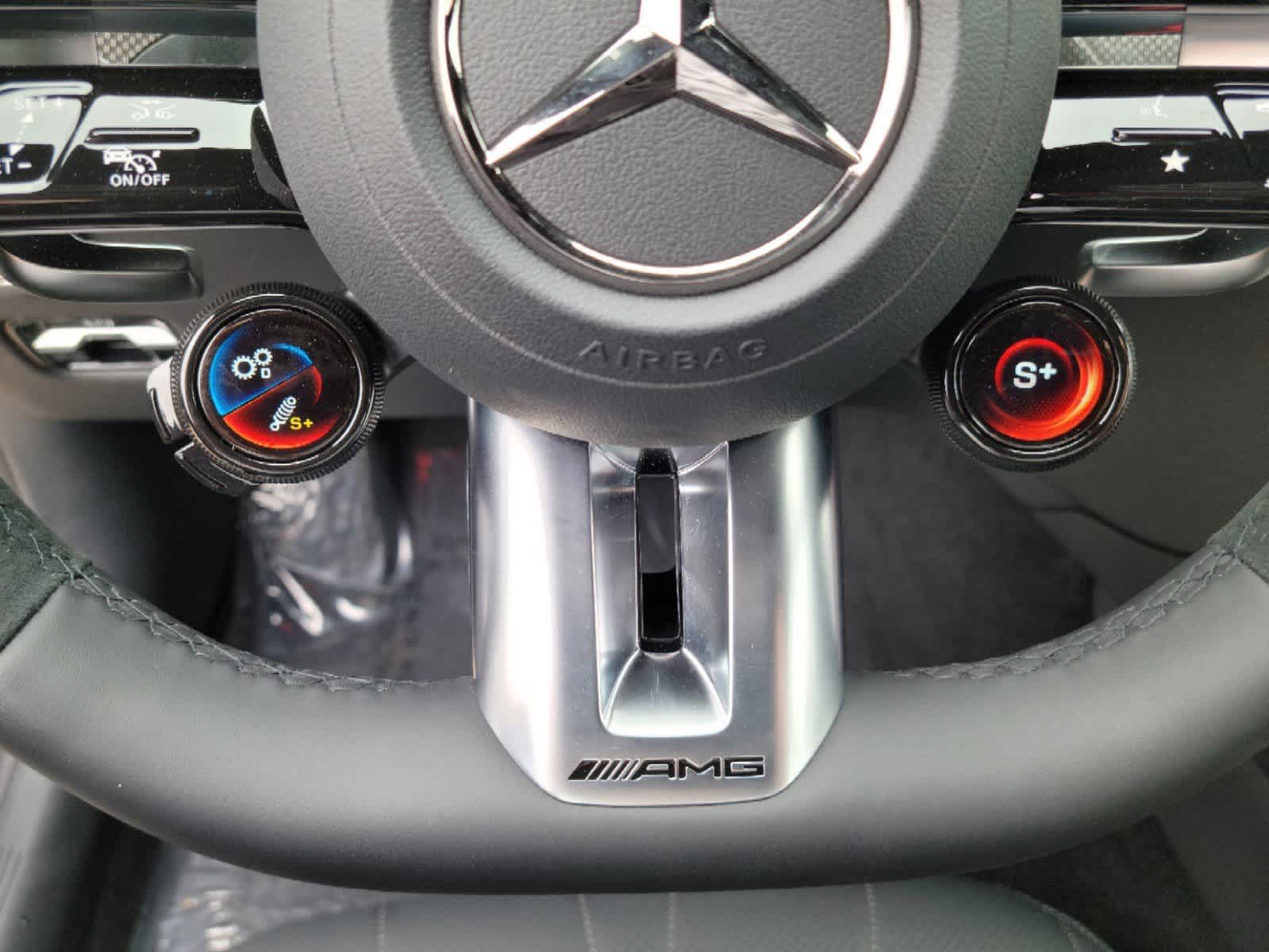 Thumbnail: 2025 Mercedes-Benz C-Class - 6