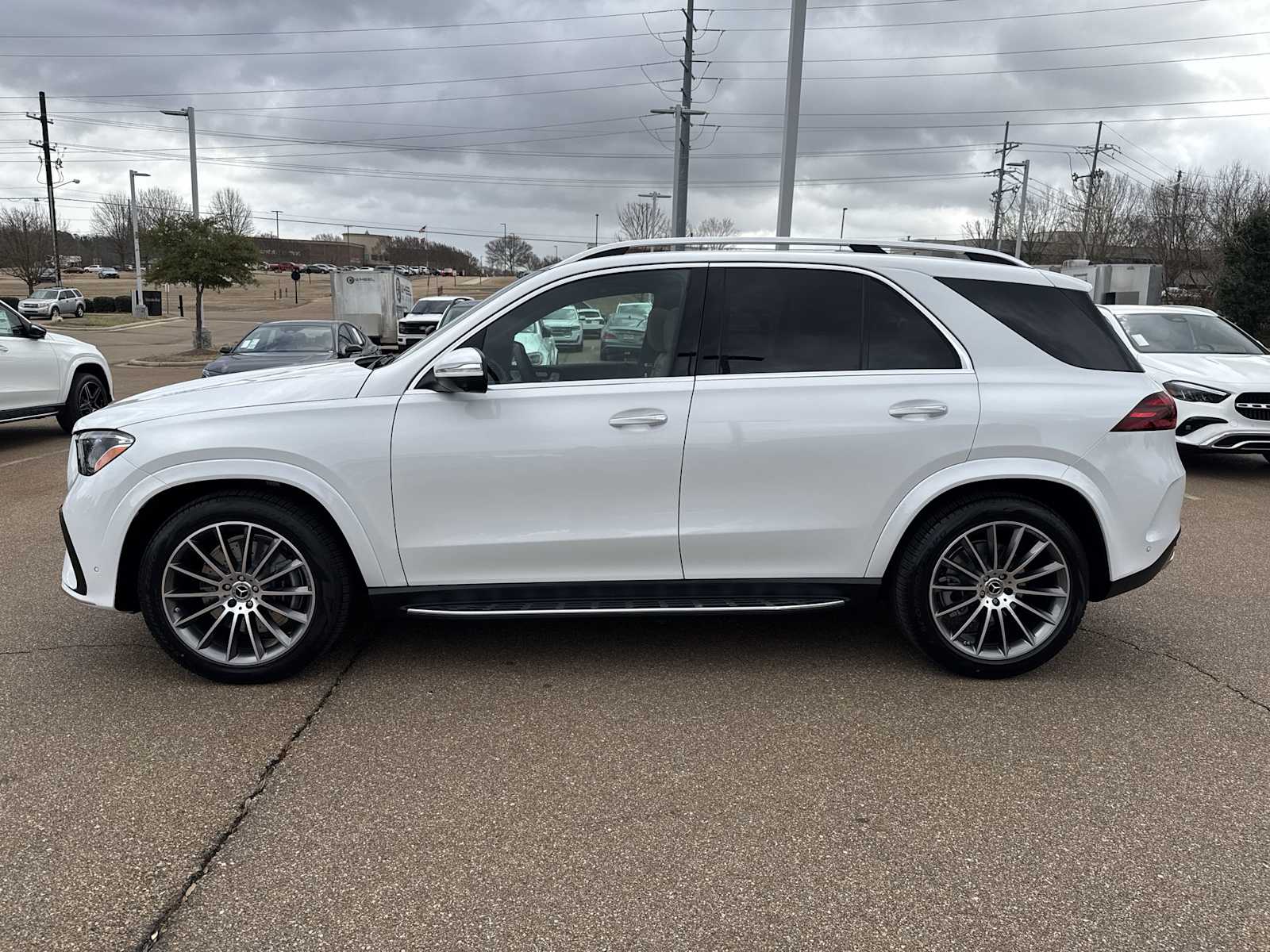 Thumbnail: 2026 Mercedes-Benz GLE - 3