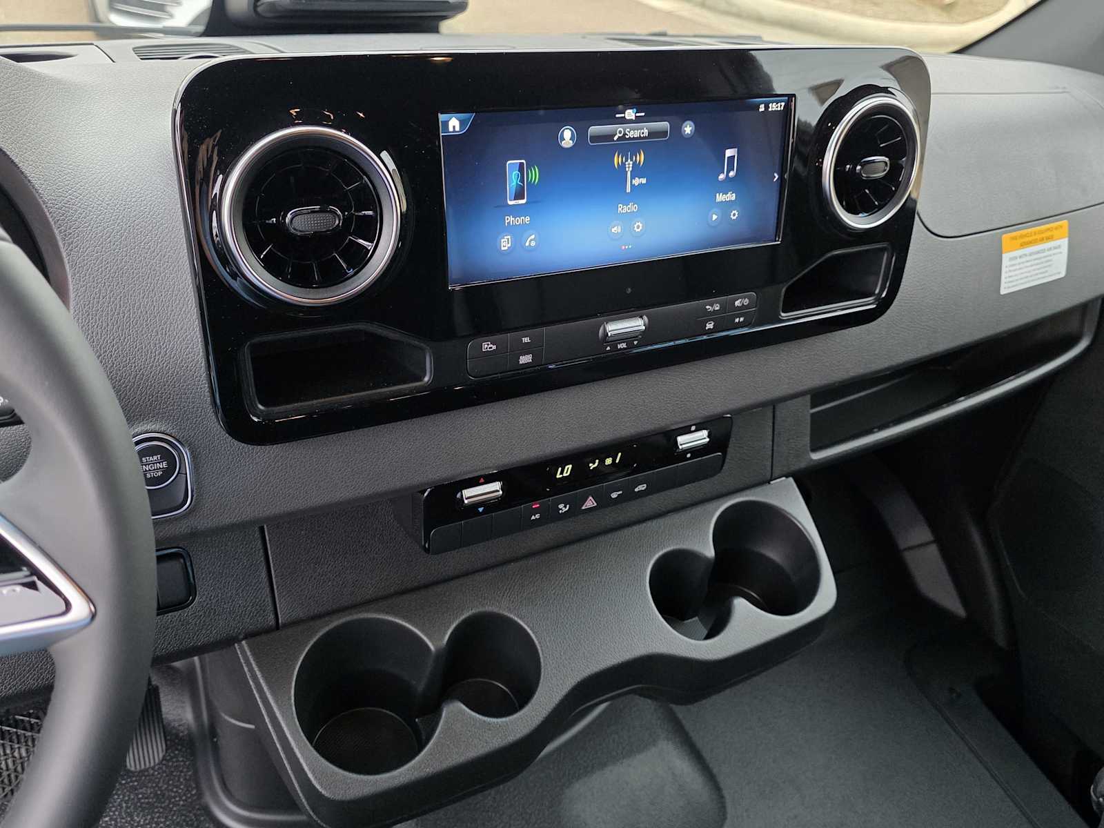 Thumbnail: 2026 Mercedes-Benz Sprinter - 10