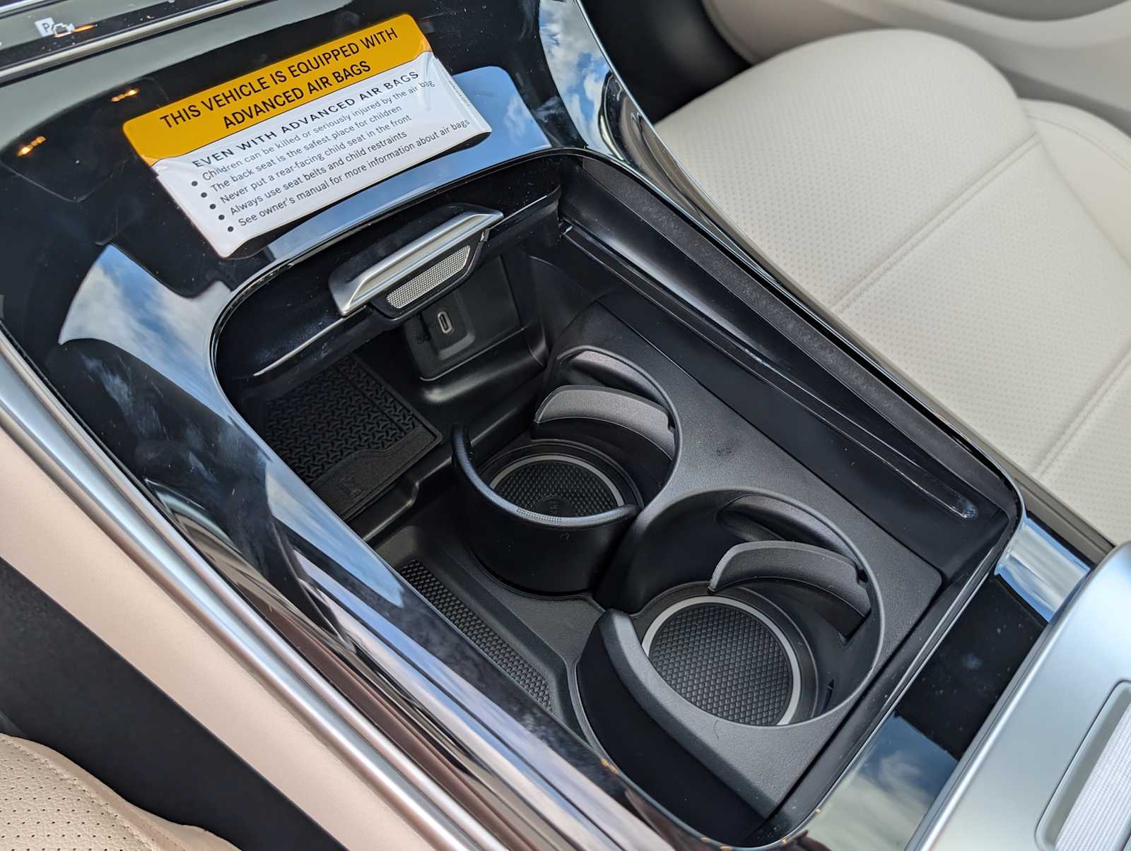 Thumbnail: 2026 Mercedes-Benz GLC - 14