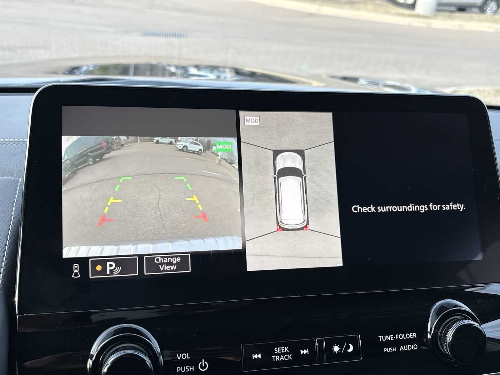 Thumbnail: 2022 INFINITI QX80 - 22