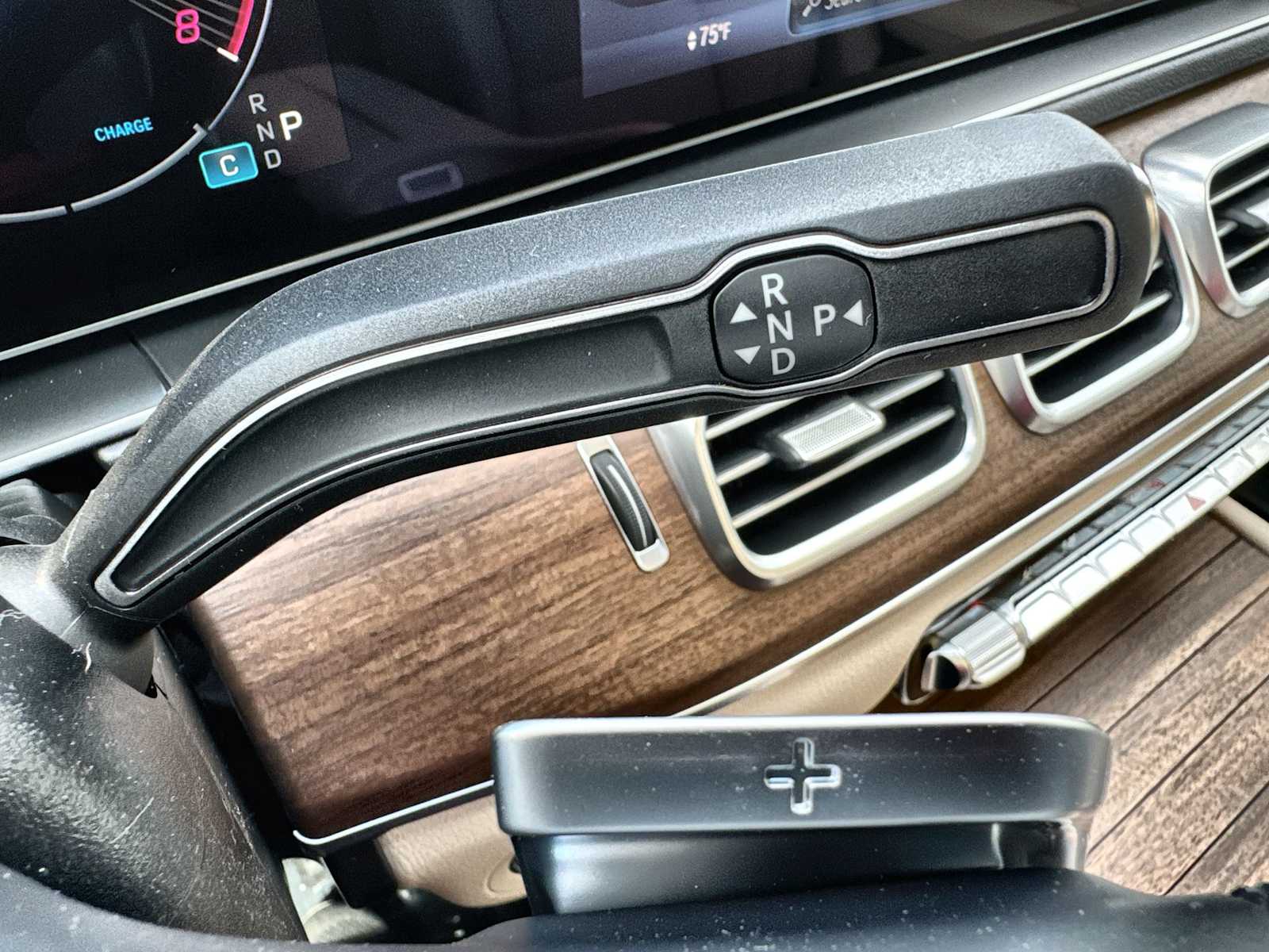 Thumbnail: 2026 Mercedes-Benz GLE - 23