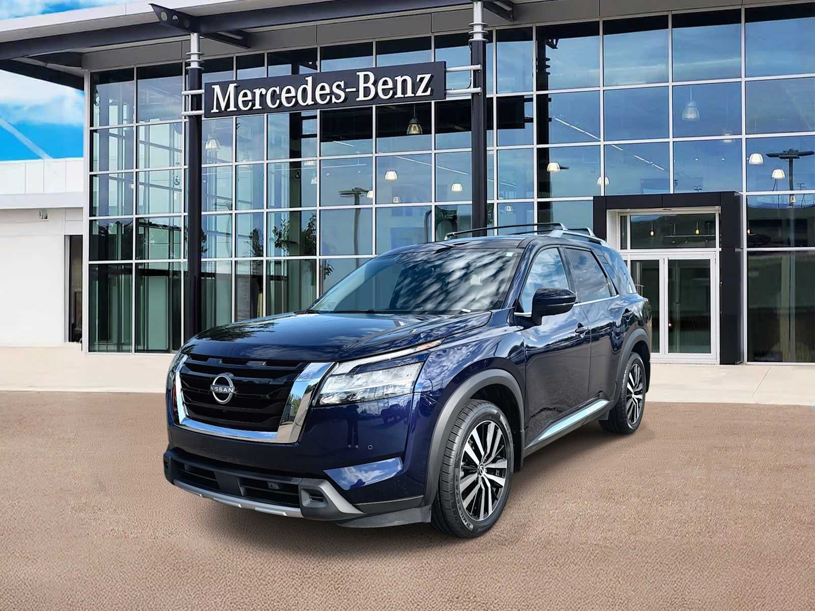 2024 Nissan Pathfinder Platinum 2WD's photo