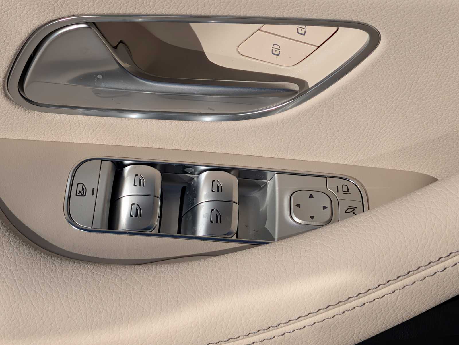 Thumbnail: 2026 Mercedes-Benz GLE - 20