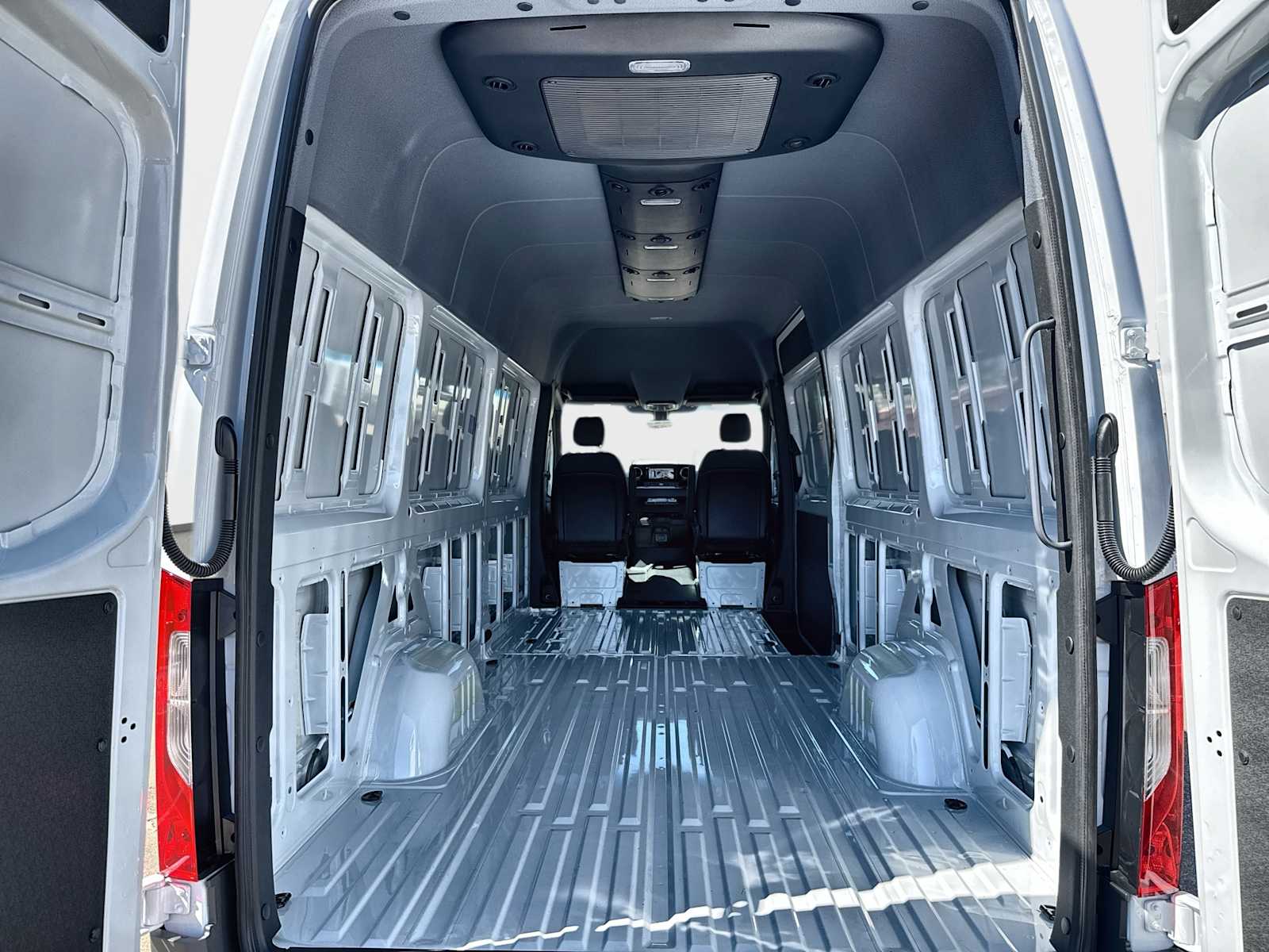 Thumbnail: 2026 Mercedes-Benz Sprinter - 24