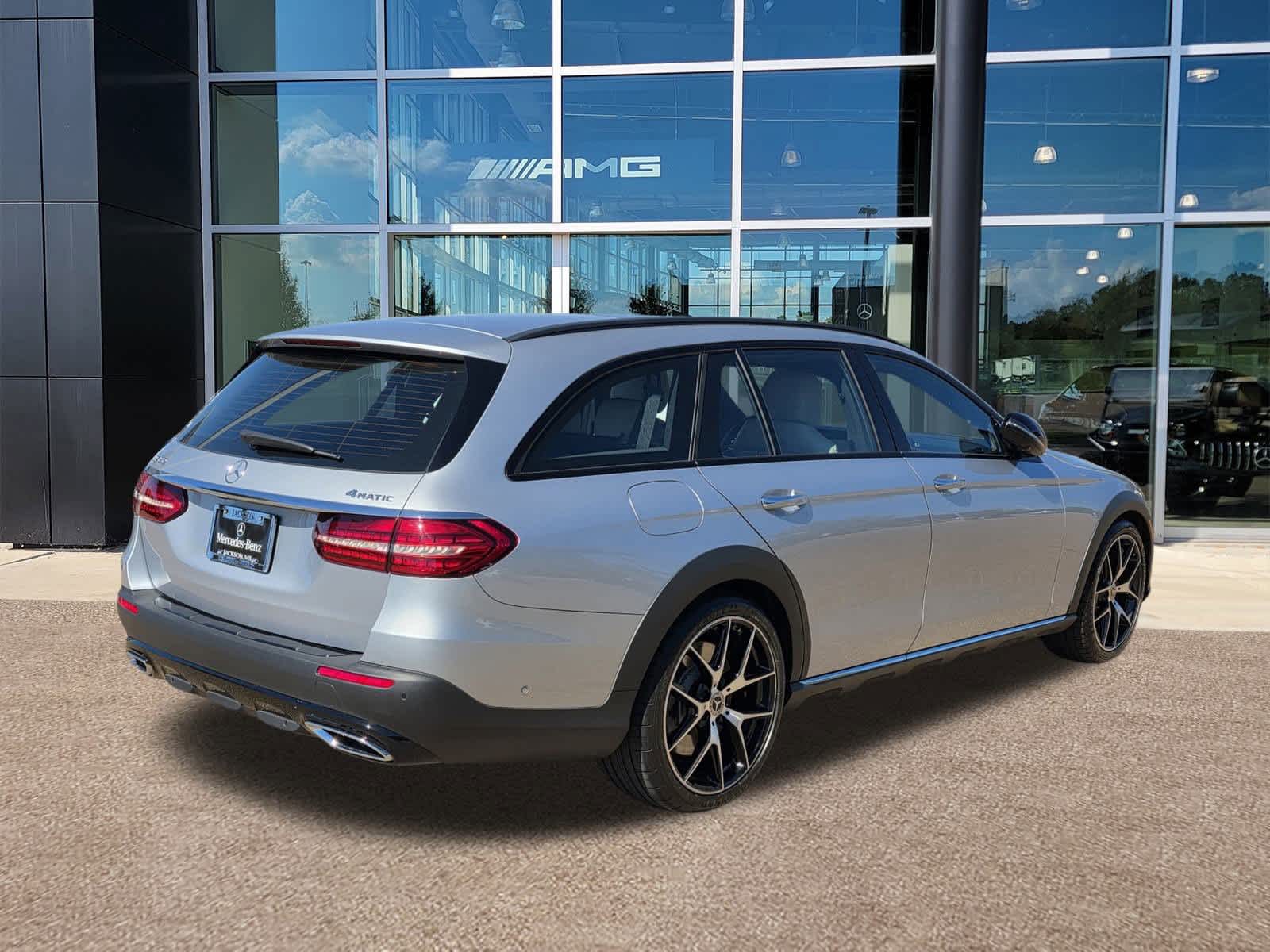 Thumbnail: 2023 Mercedes-Benz E-Class - 4