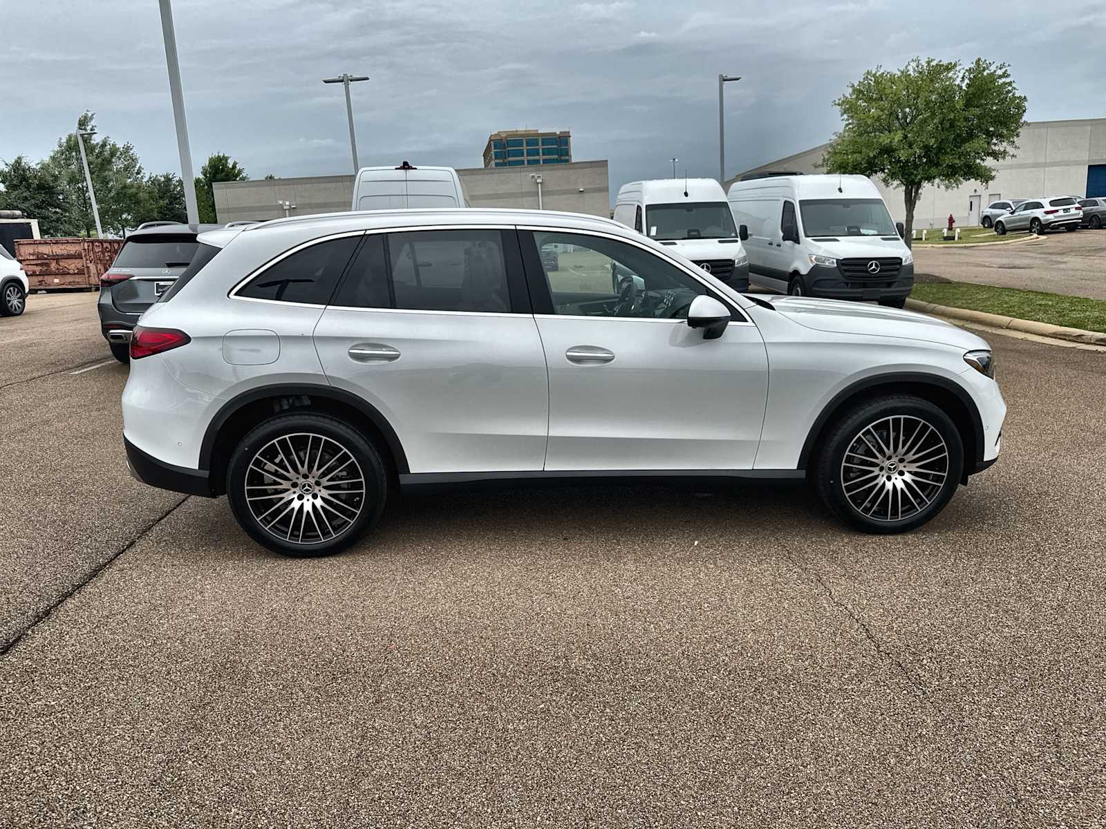 Thumbnail: 2026 Mercedes-Benz GLC - 10
