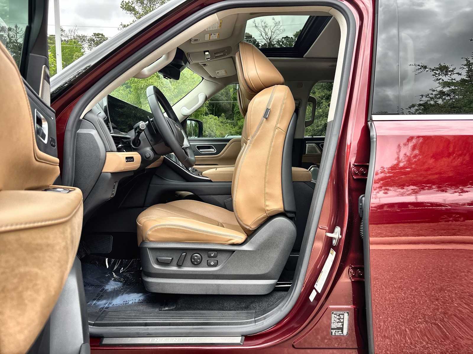 Thumbnail: 2025 INFINITI QX80 - 2
