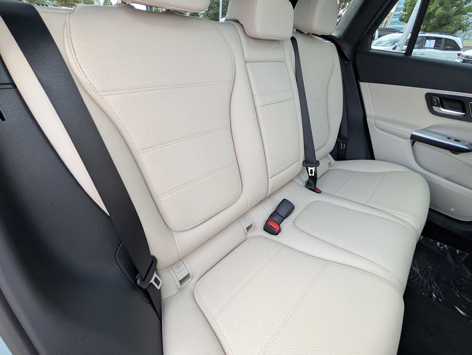 Thumbnail: 2026 Mercedes-Benz GLC - 21