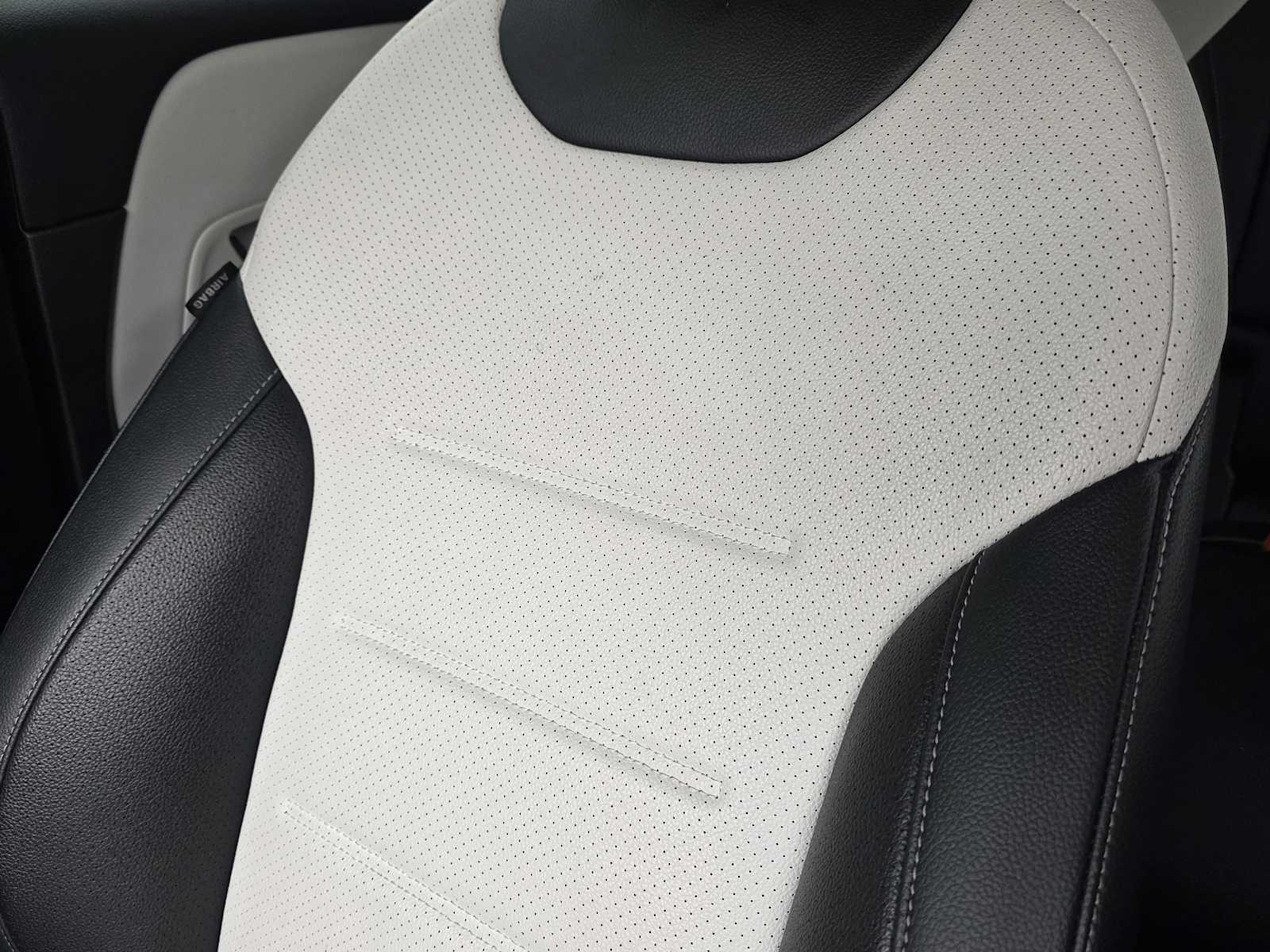 Thumbnail: 2022 Mercedes-Benz GLB - 13