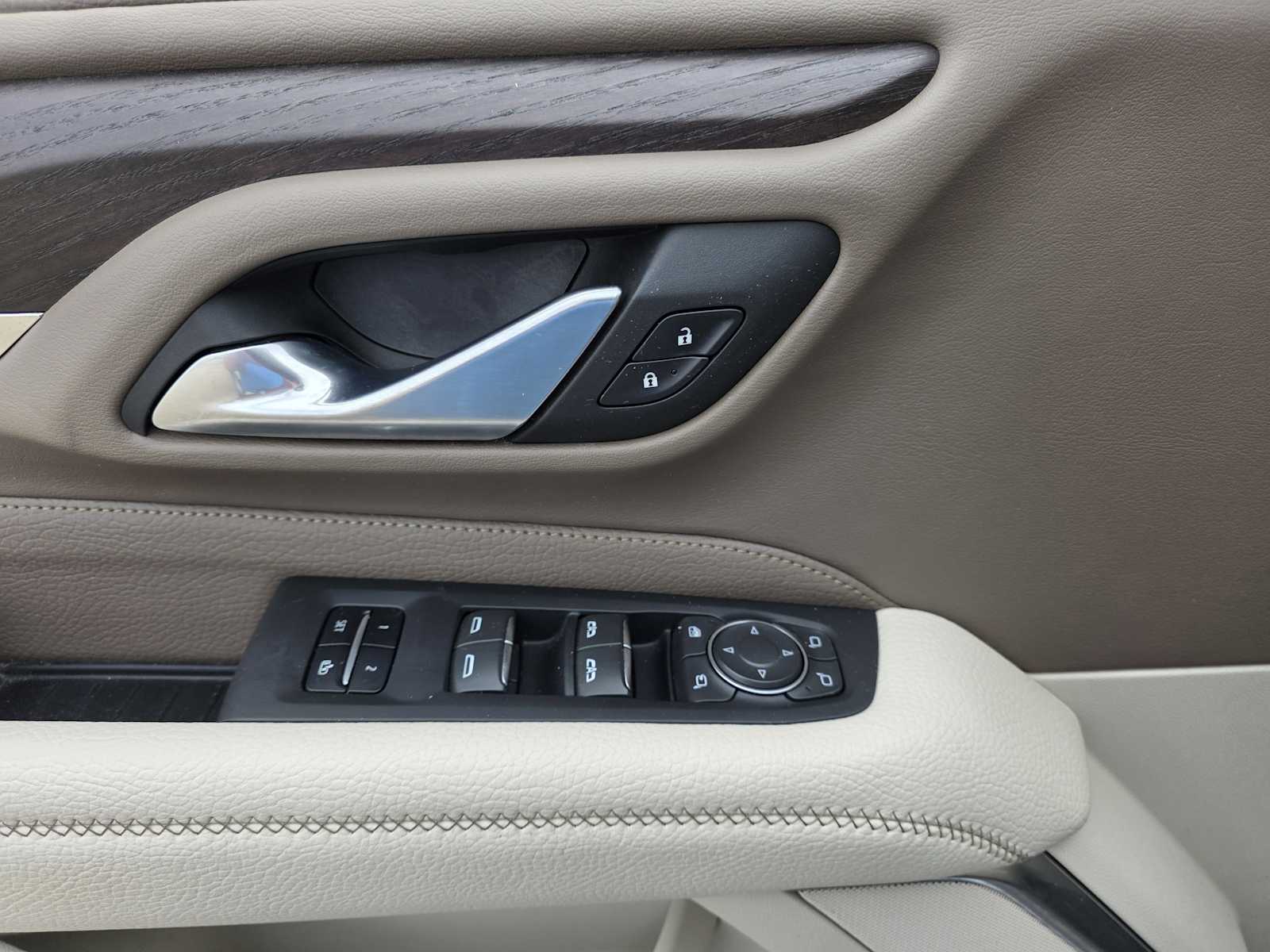 Thumbnail: 2022 GMC Yukon XL - 17