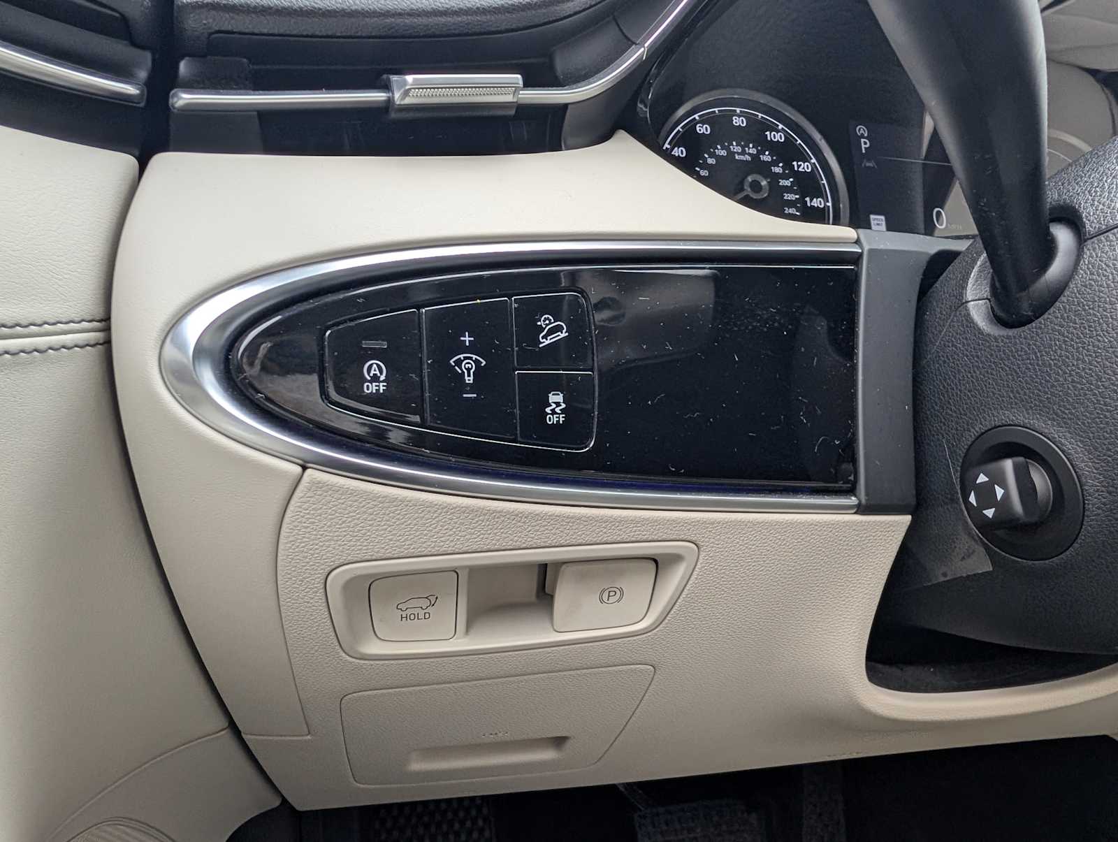 Thumbnail: 2022 Genesis GV70 - 13