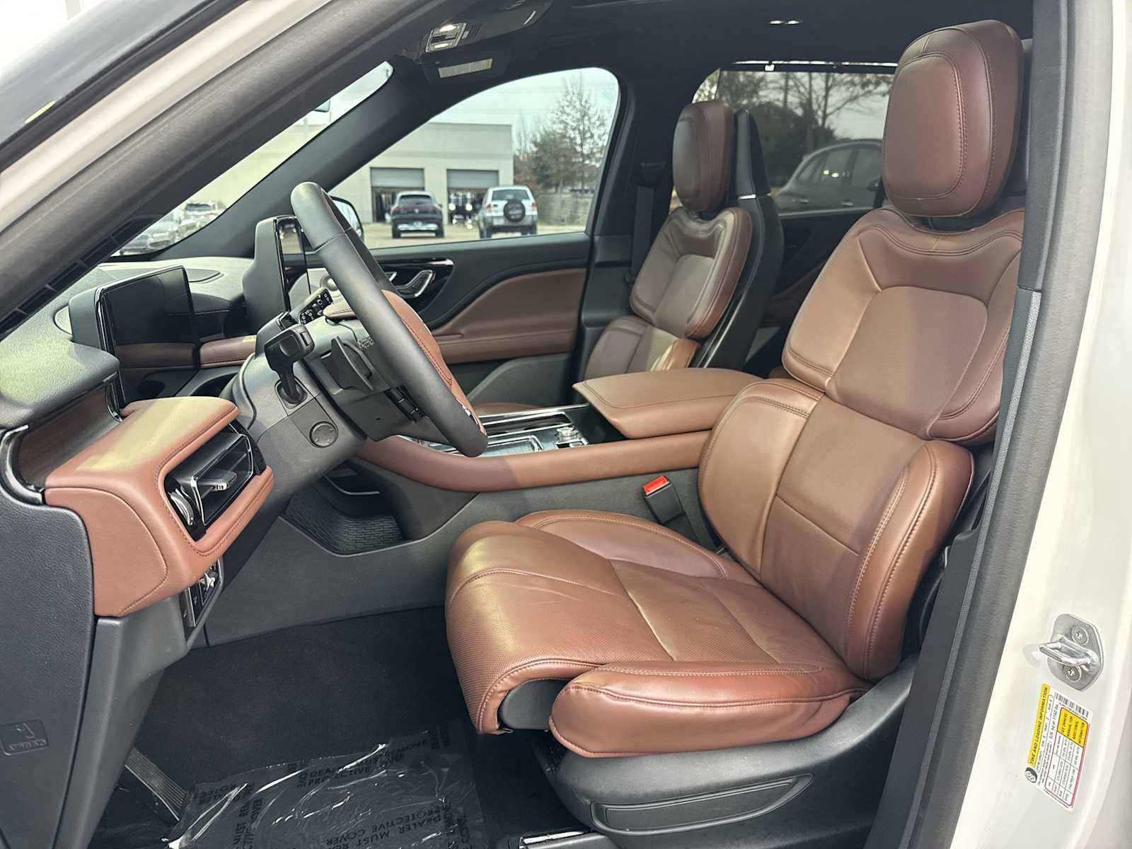 Thumbnail: 2025 Lincoln Aviator - 15