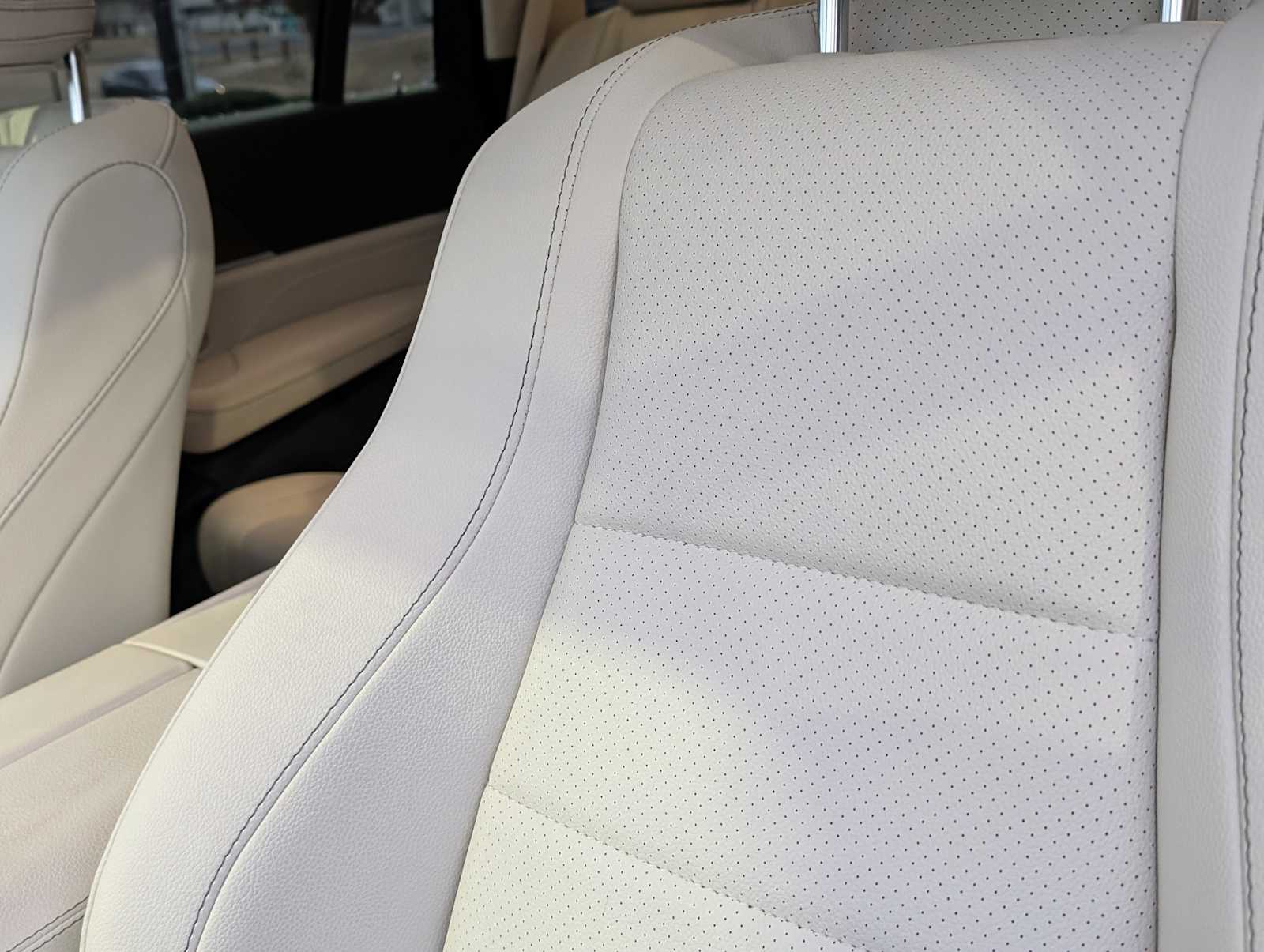 Thumbnail: 2025 Mercedes-Benz GLS - 13